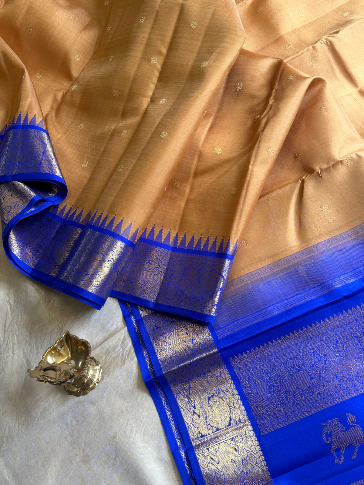 Unusual color combo pure Zari Kanjipuram