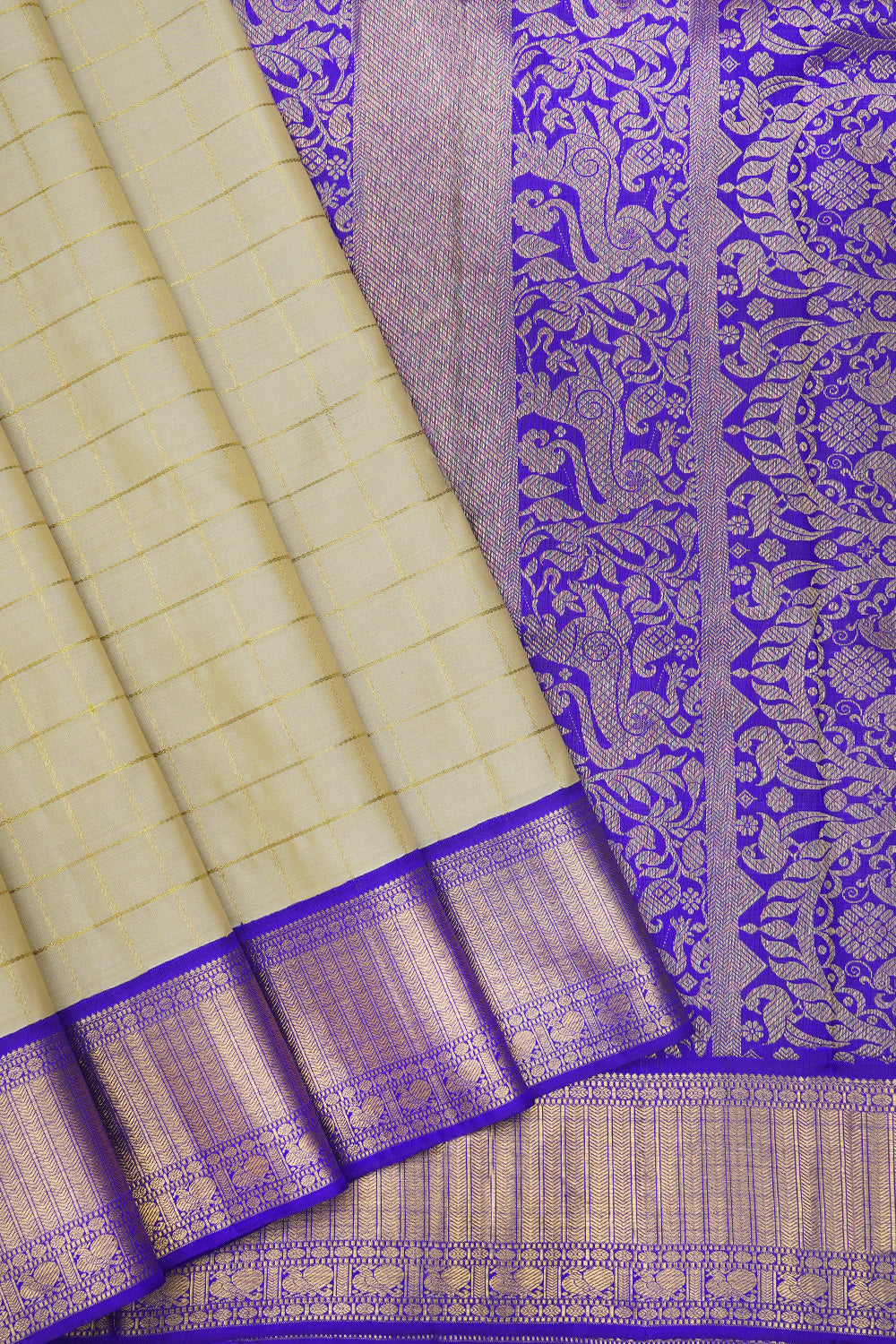 Creme zari kattam korvai / kanjipuram silk