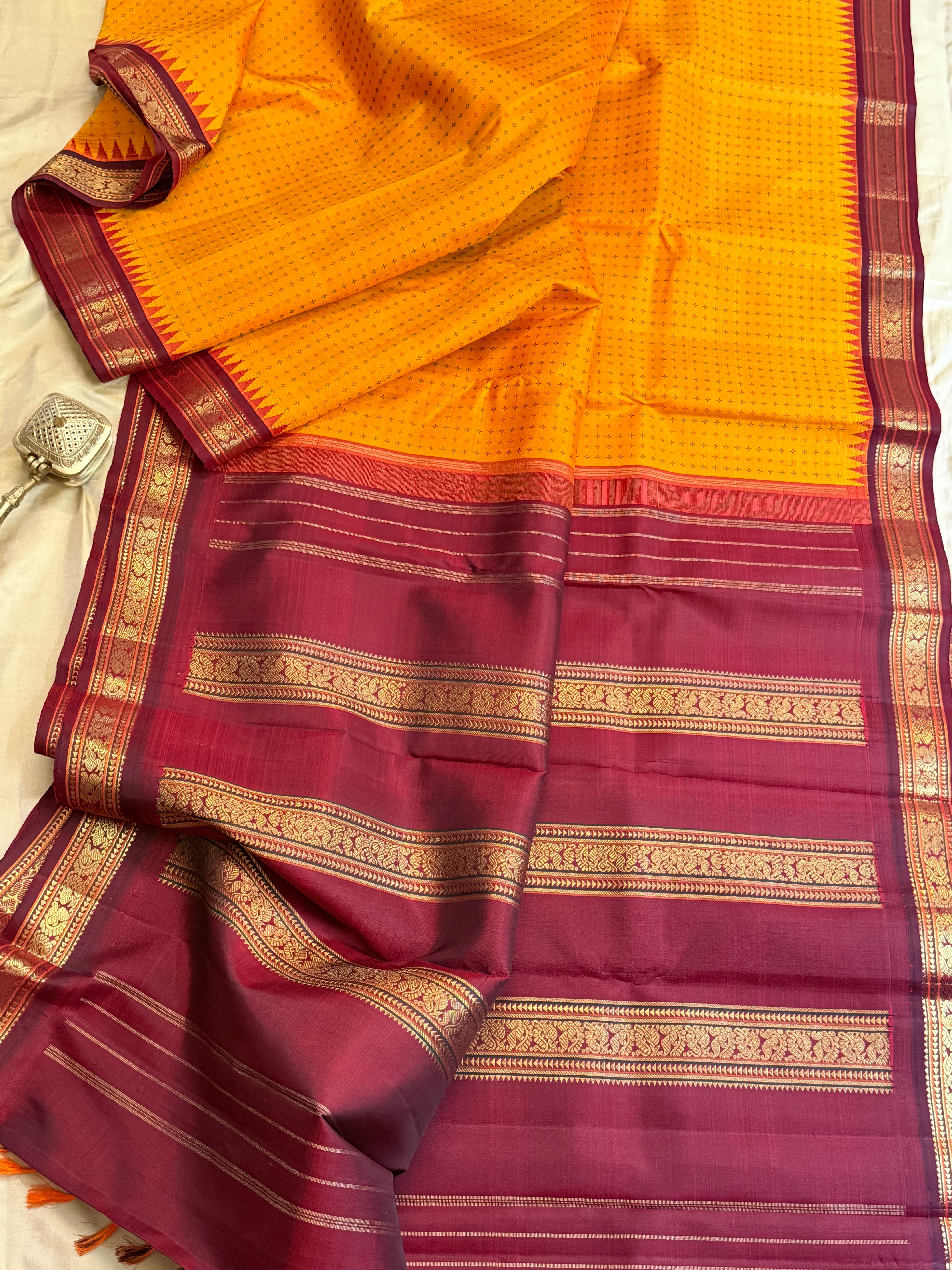 Mambazha manjal color plus Butta Korvai / Kanjipuram silk