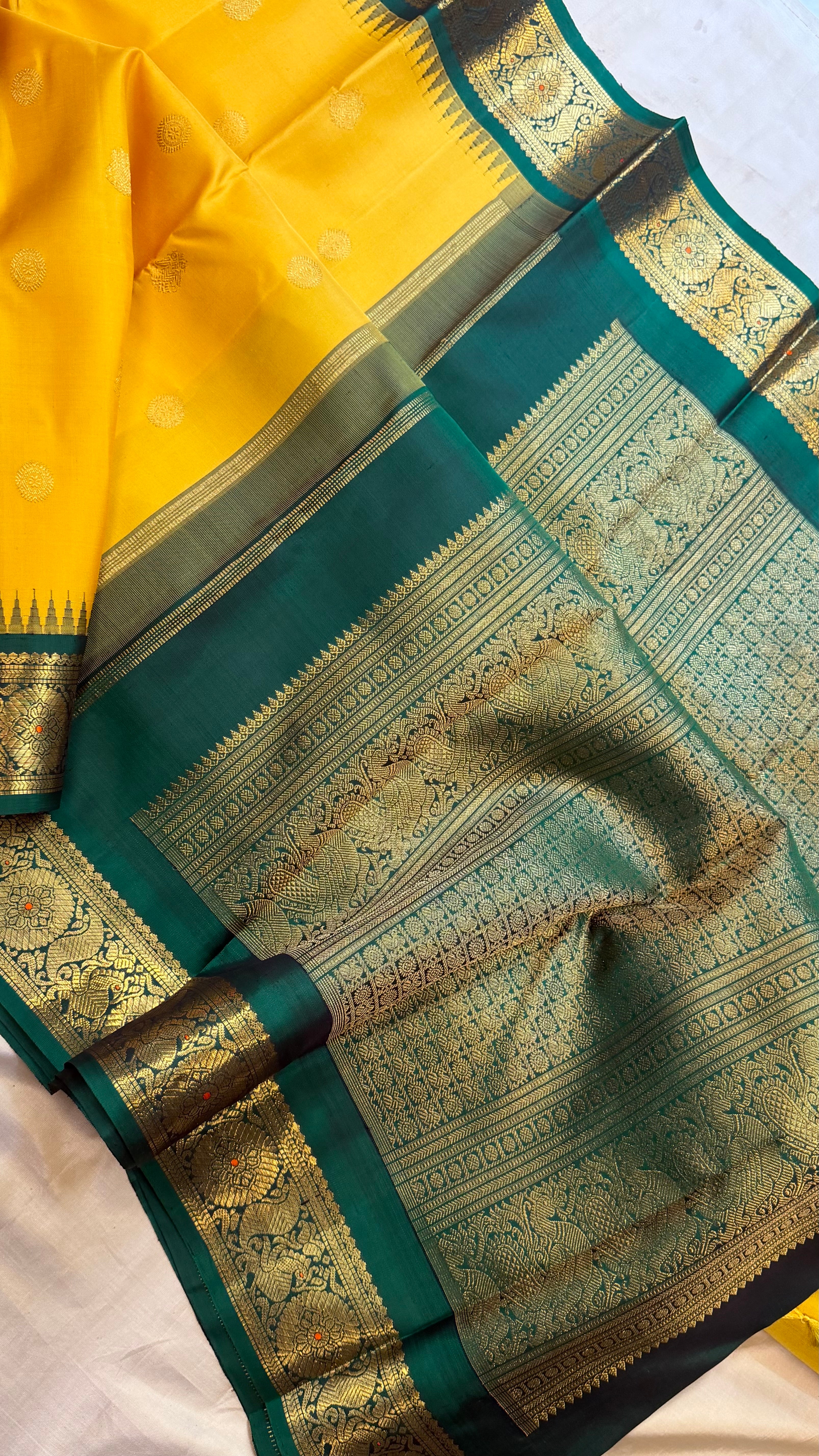 Yellow and green Kai Korvai/kanjipuram silk