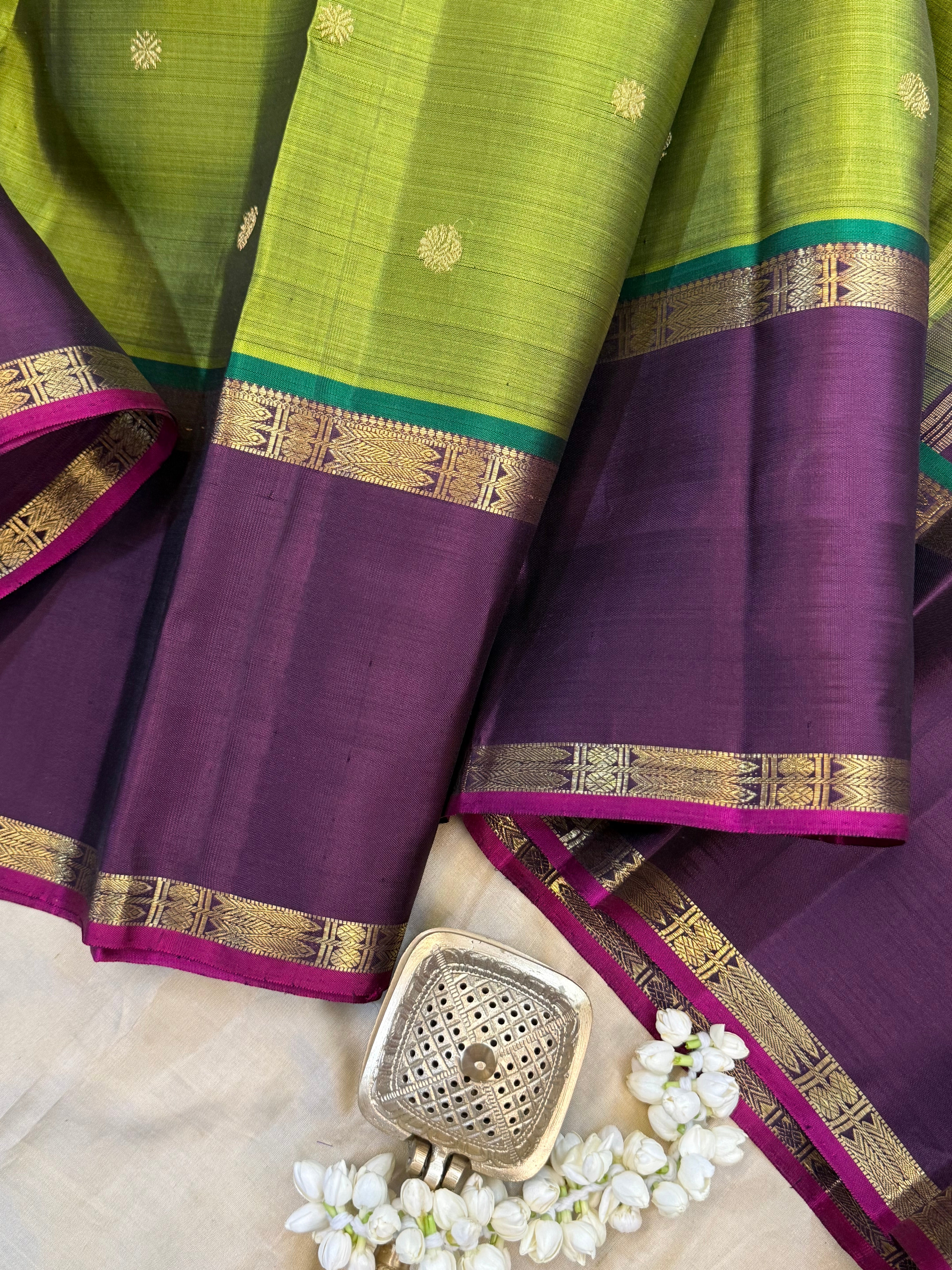 Mehandi green and deep purple fish rettapet border / Kanjipuram silk CL9997