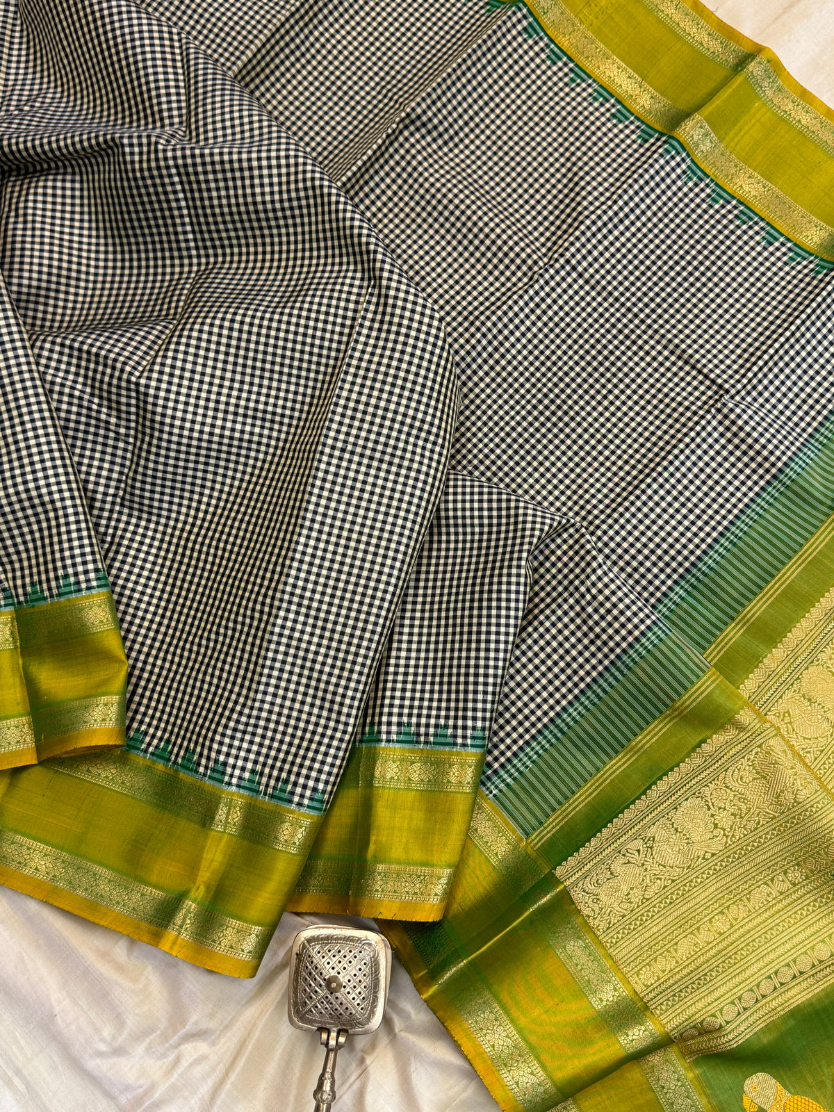 Special edition-black and white podi kattam with Rettapet border and Korvai silk saree/clsa 12583