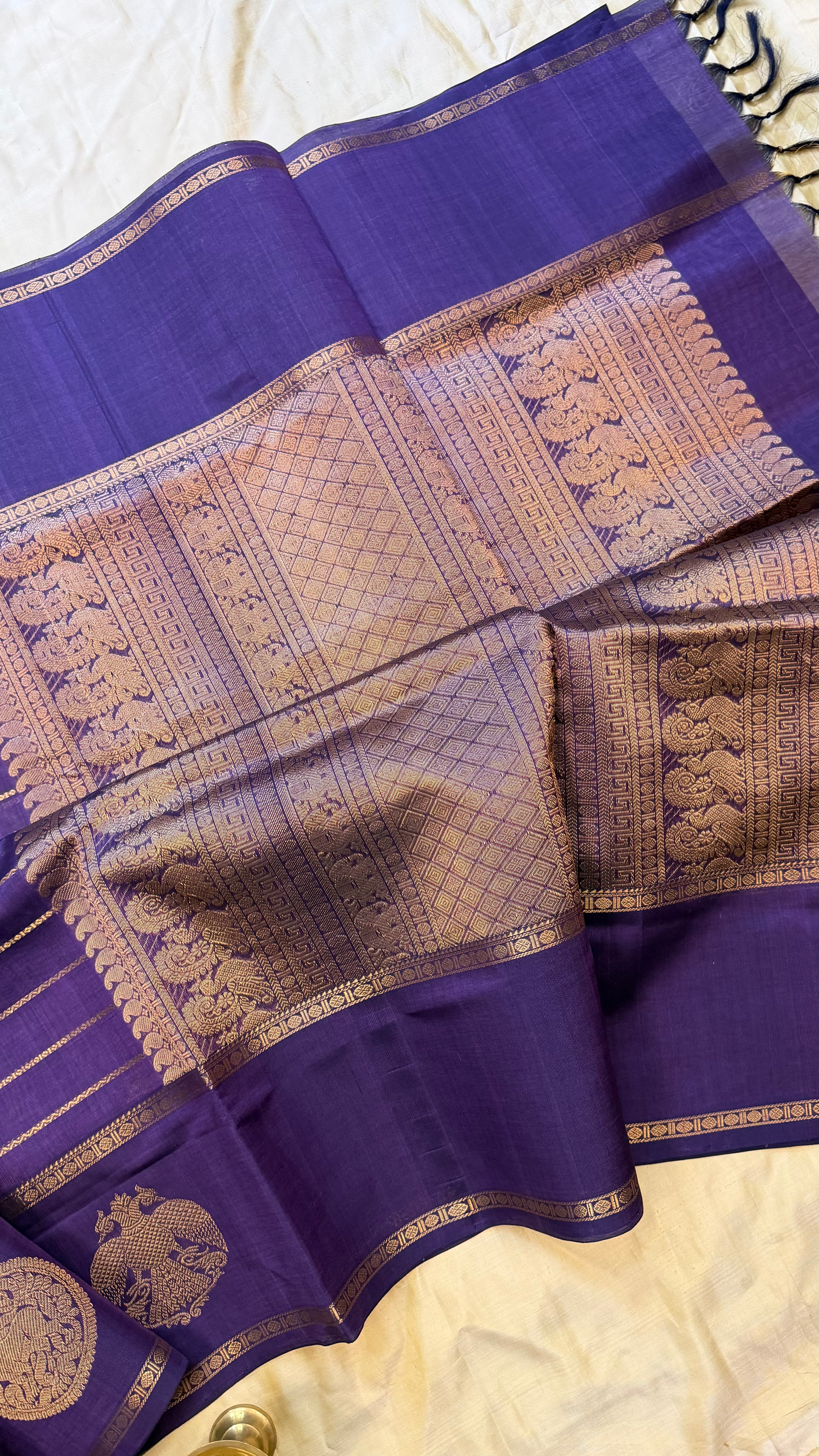 Deep purple veldhari and border butta / Silk Cotton