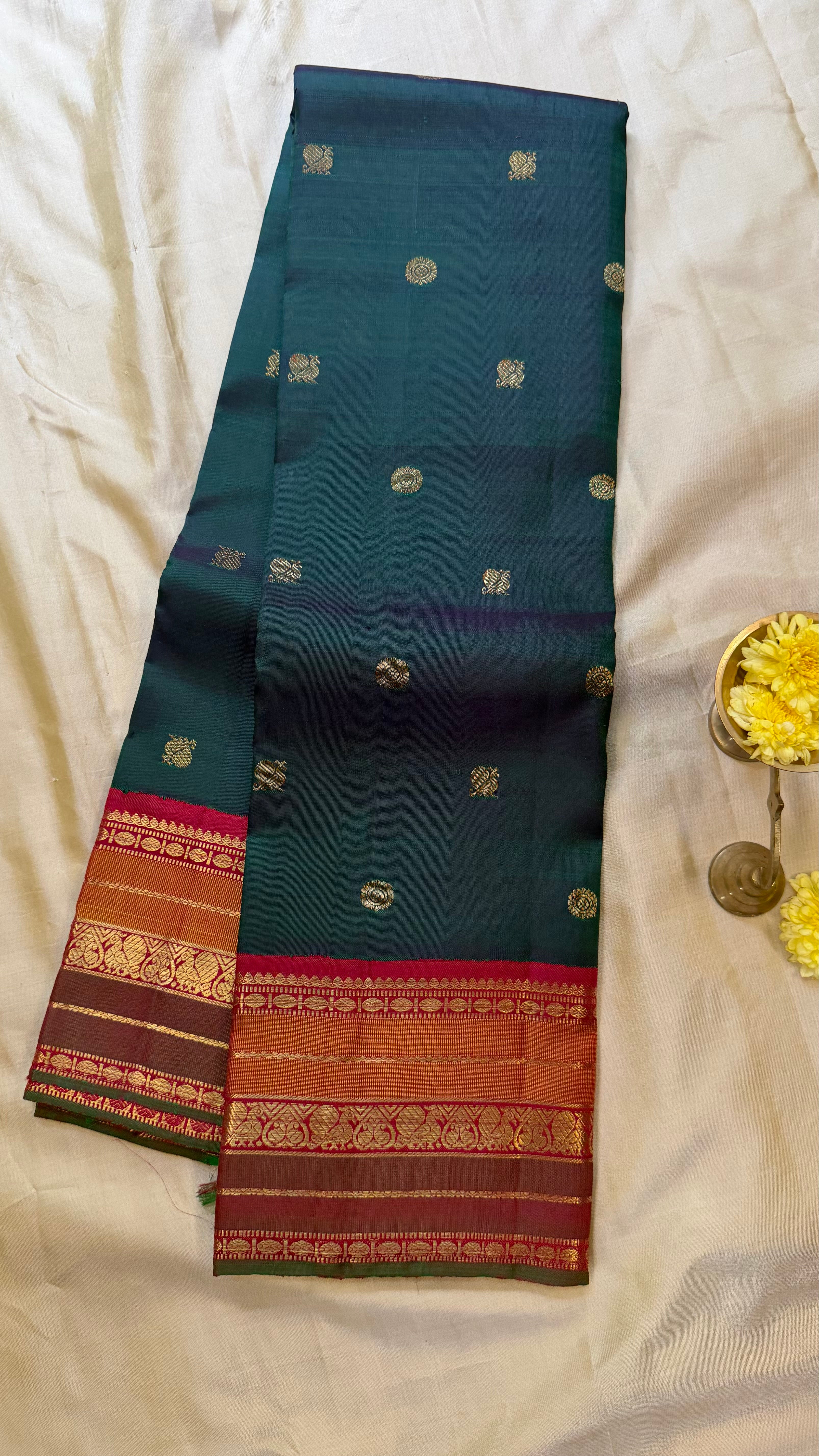 Green varisapet border kai korvai/ Kanjipuram Silk