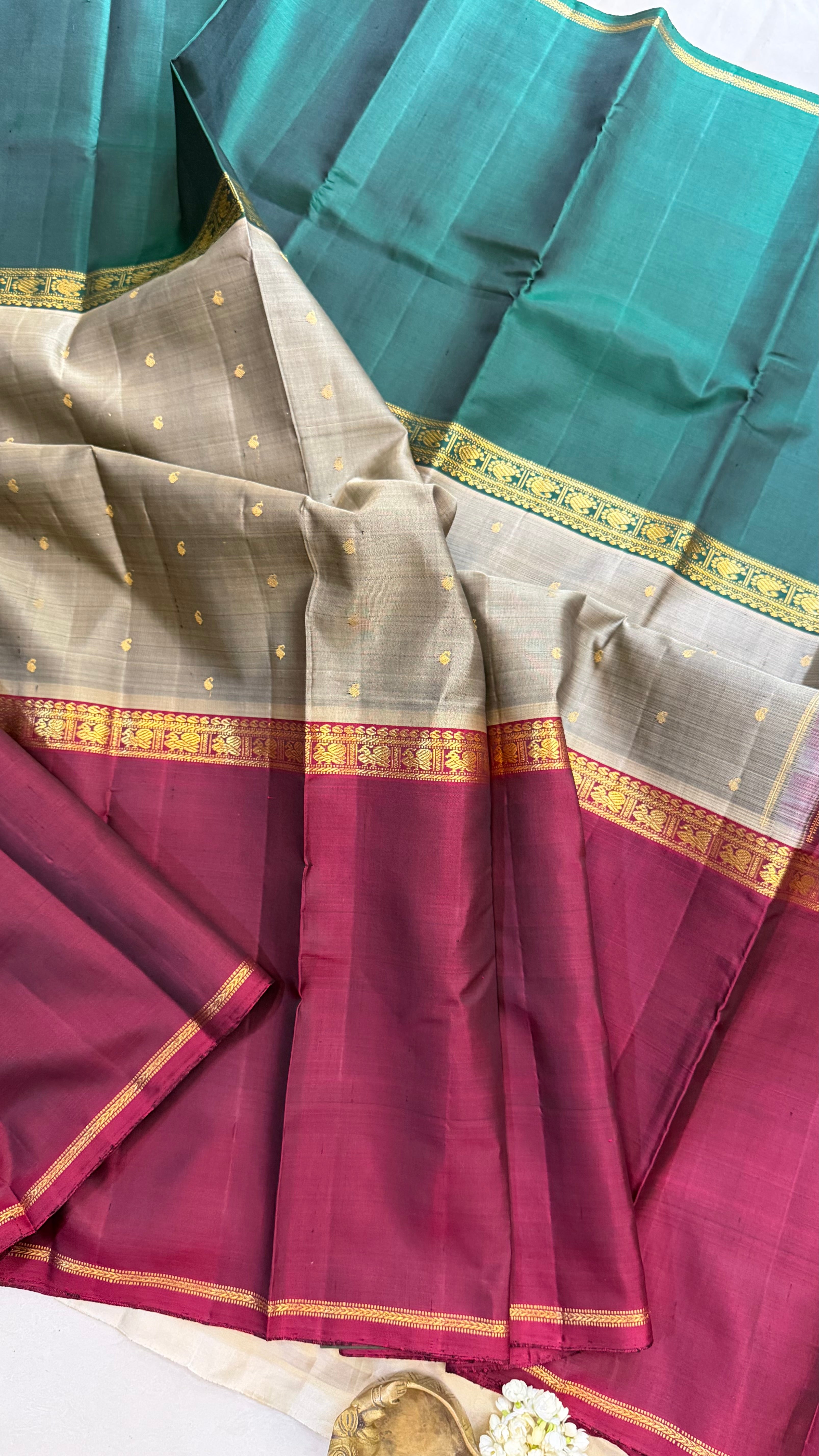 Grey mubbagam ganga jamuna border/ Arani silk