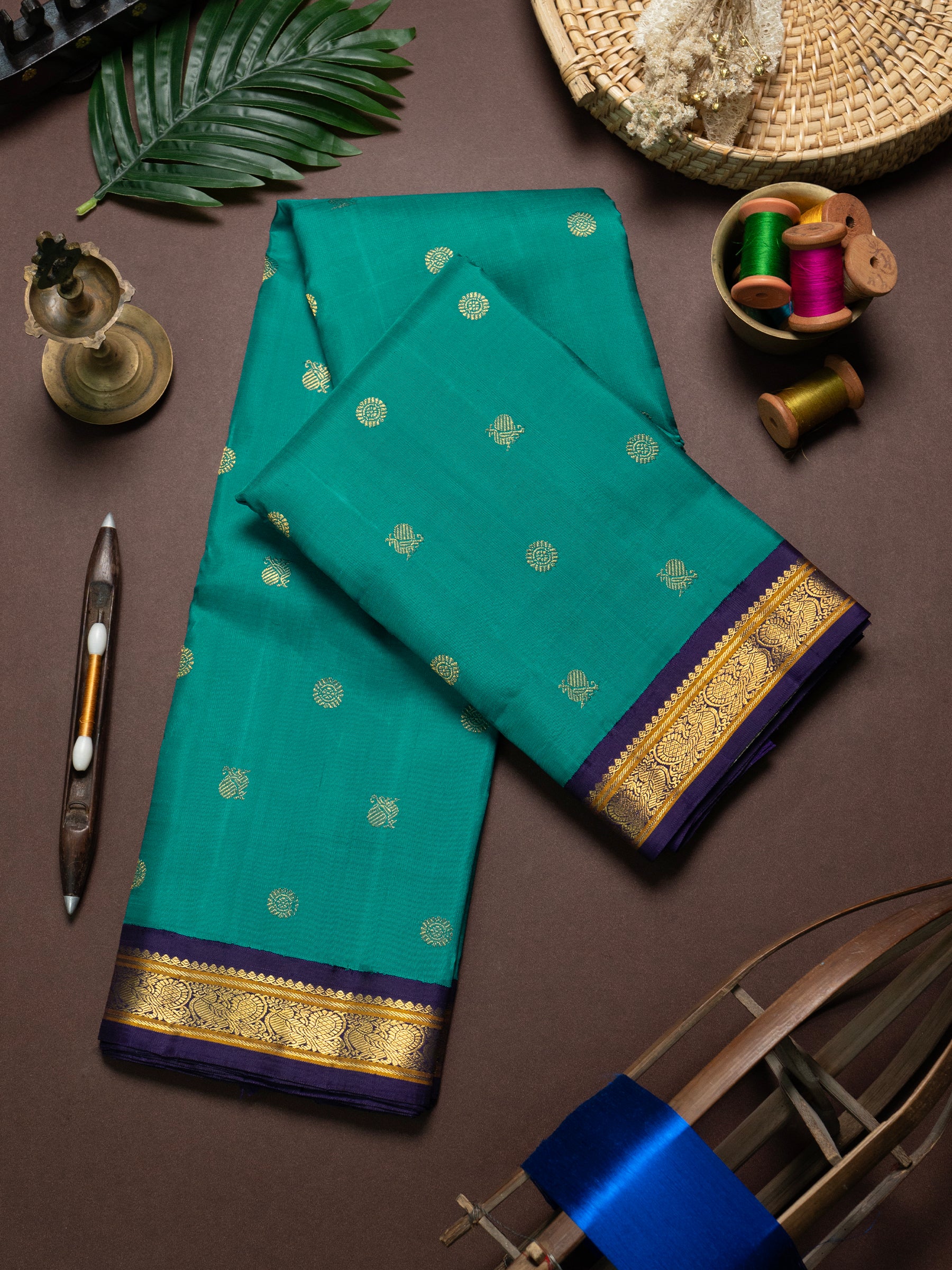 Rama green and navy blue kai korvai unique pallu /Kanjipuram Saree CLSA10049