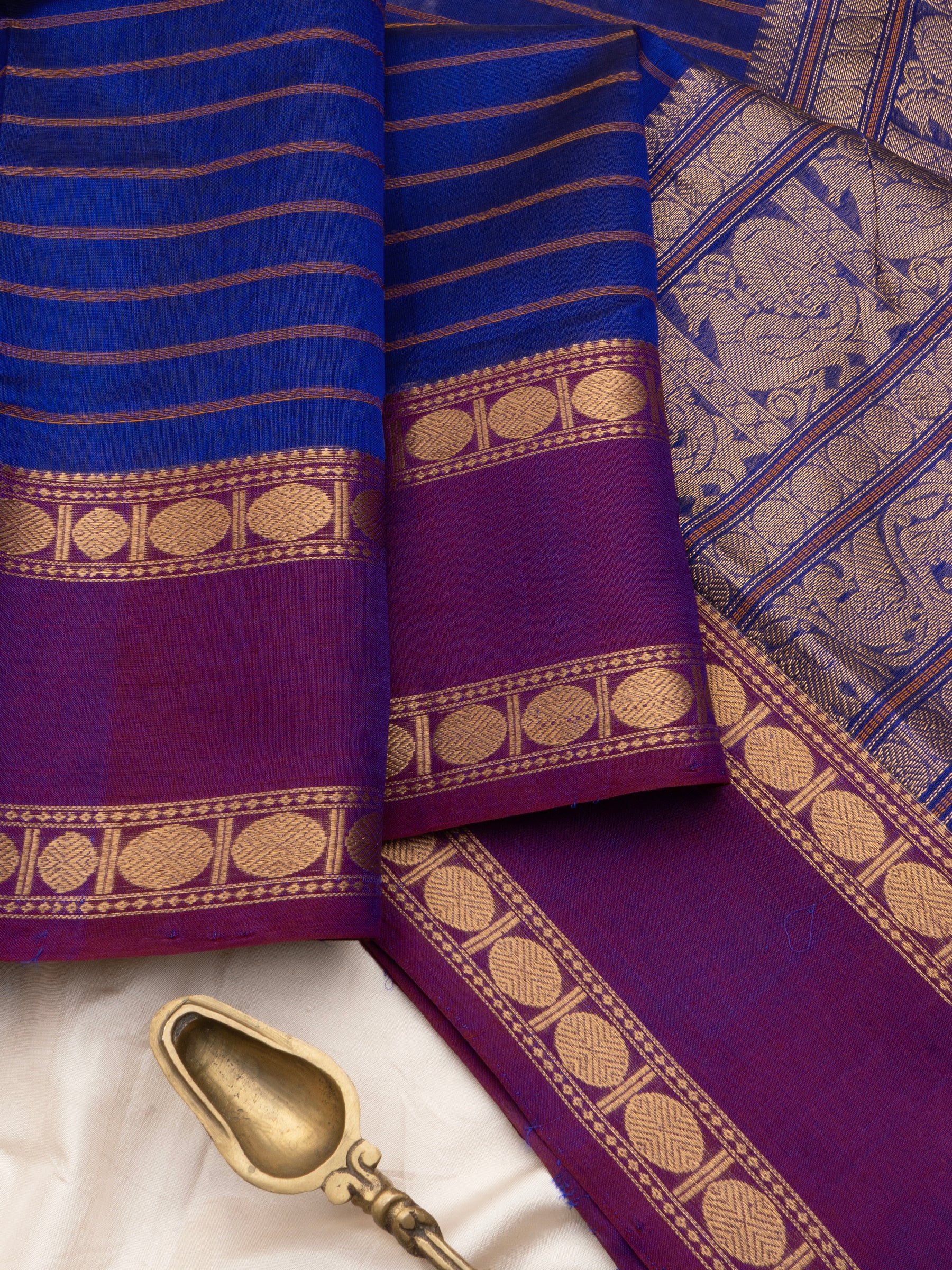 Ms blue veldhari rettapet border/ Silk Cotton Saree CLSA10200