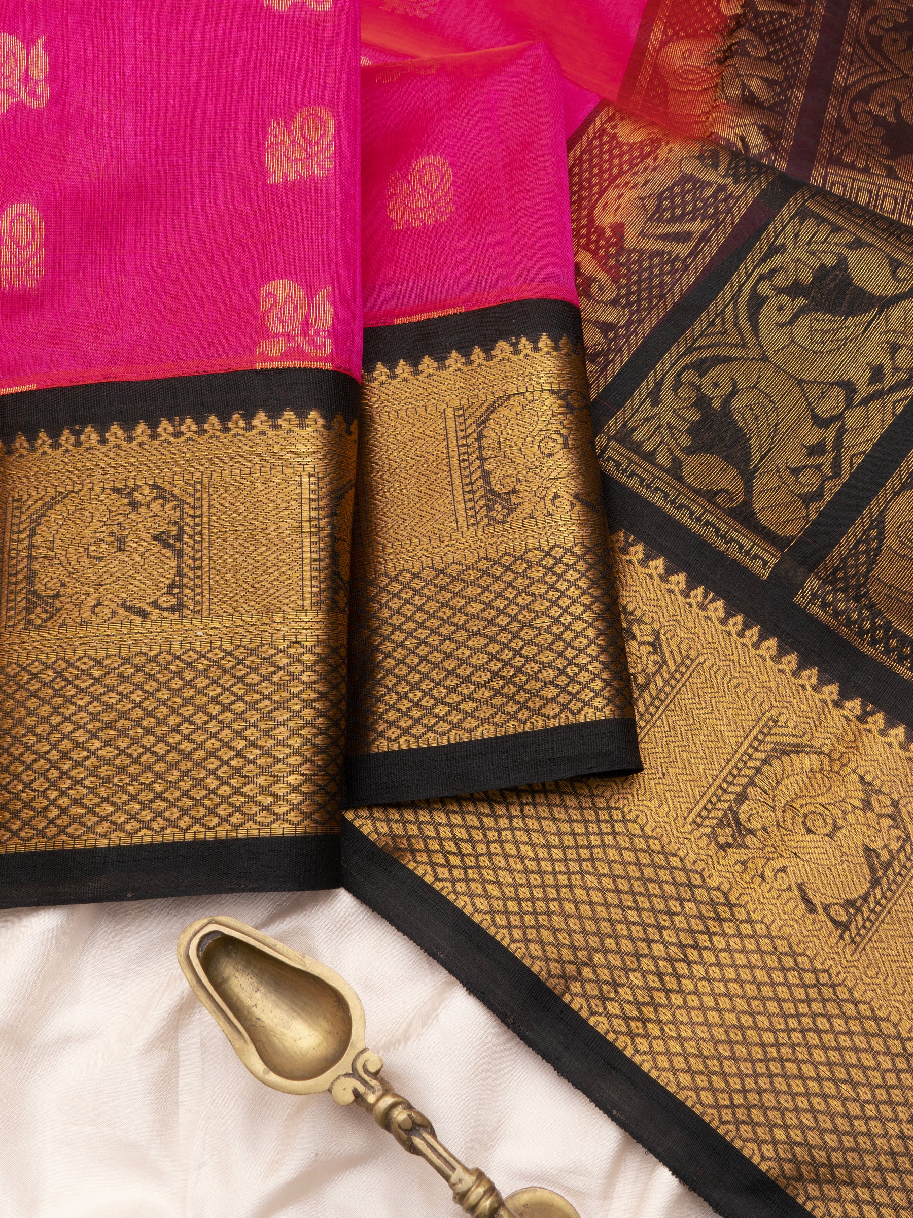 Pink multi butta / Silk Cotton Saree CLSA10448