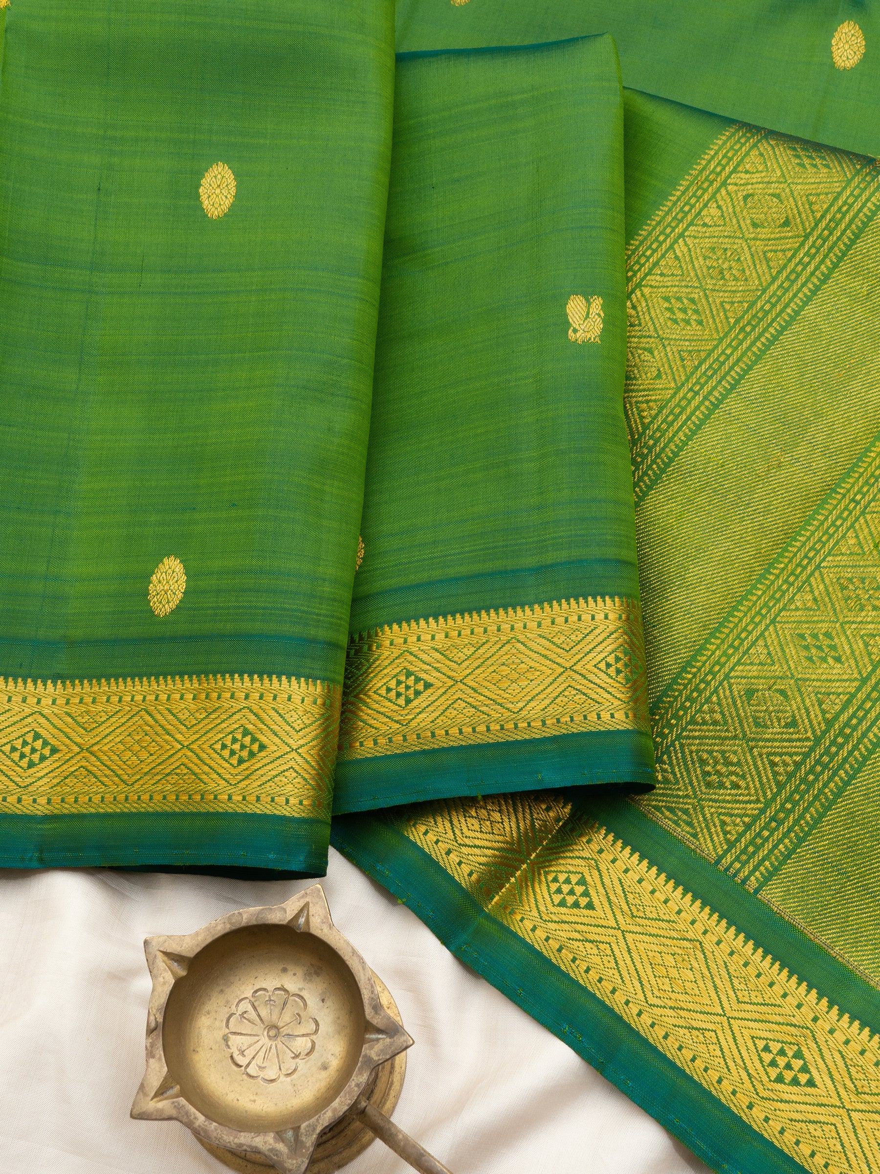 Green small border/ Arani Silk Saree CLSA10842