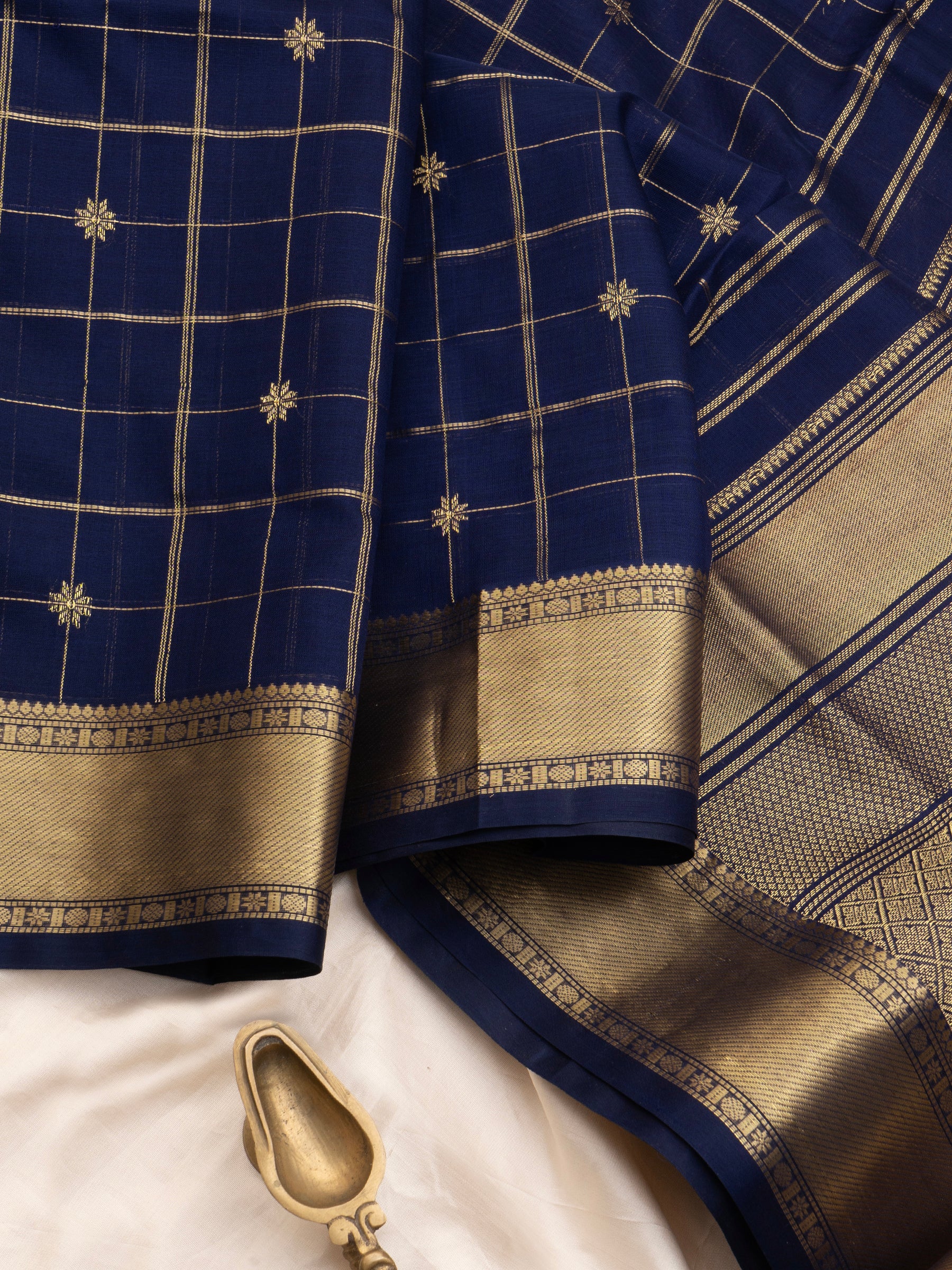 Deep blue kattam butta / Premium Silk Cotton Saree CLSA10905