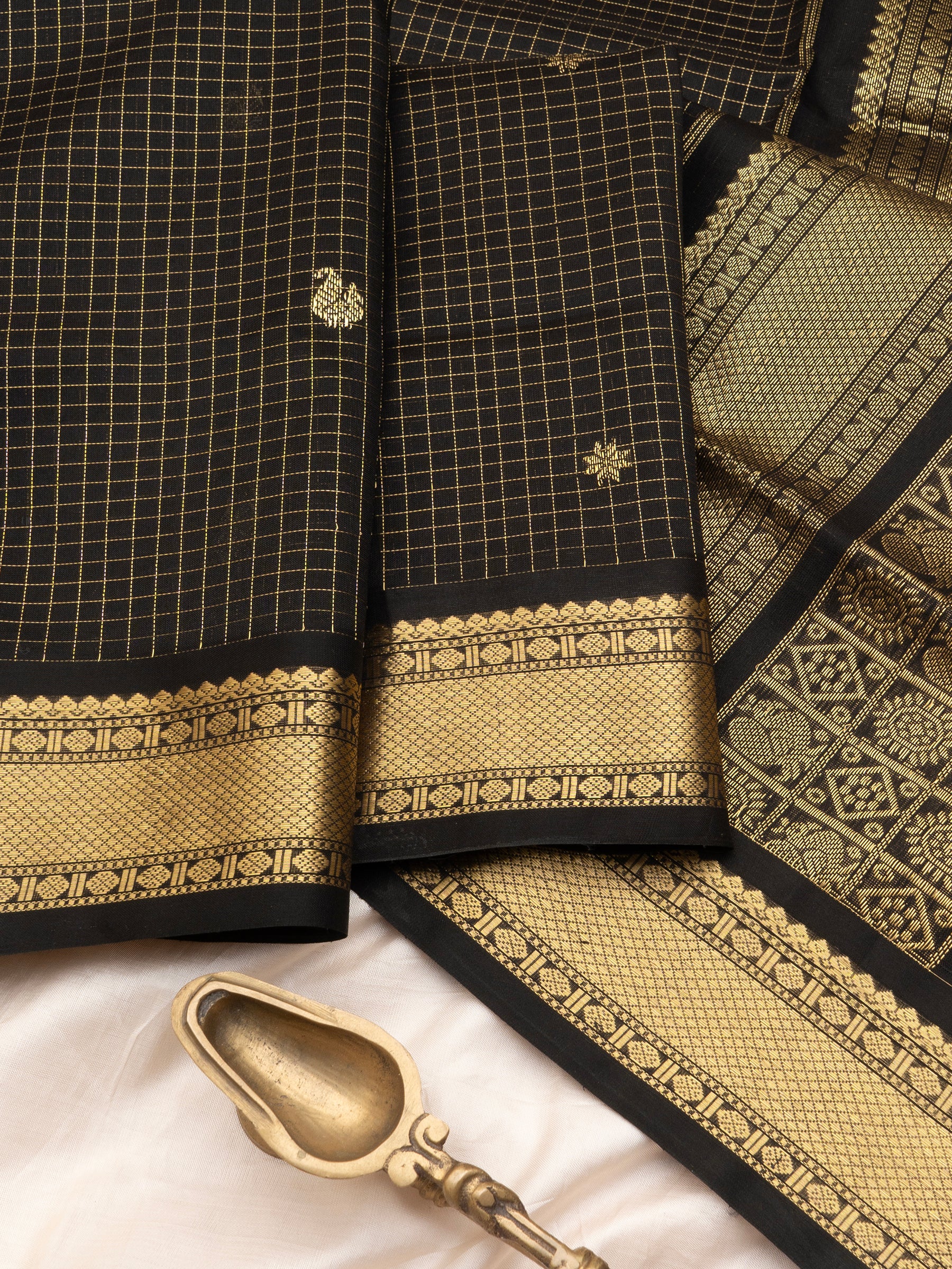 Black kattam butta / Premium Silk Cotton Saree CLSA10913