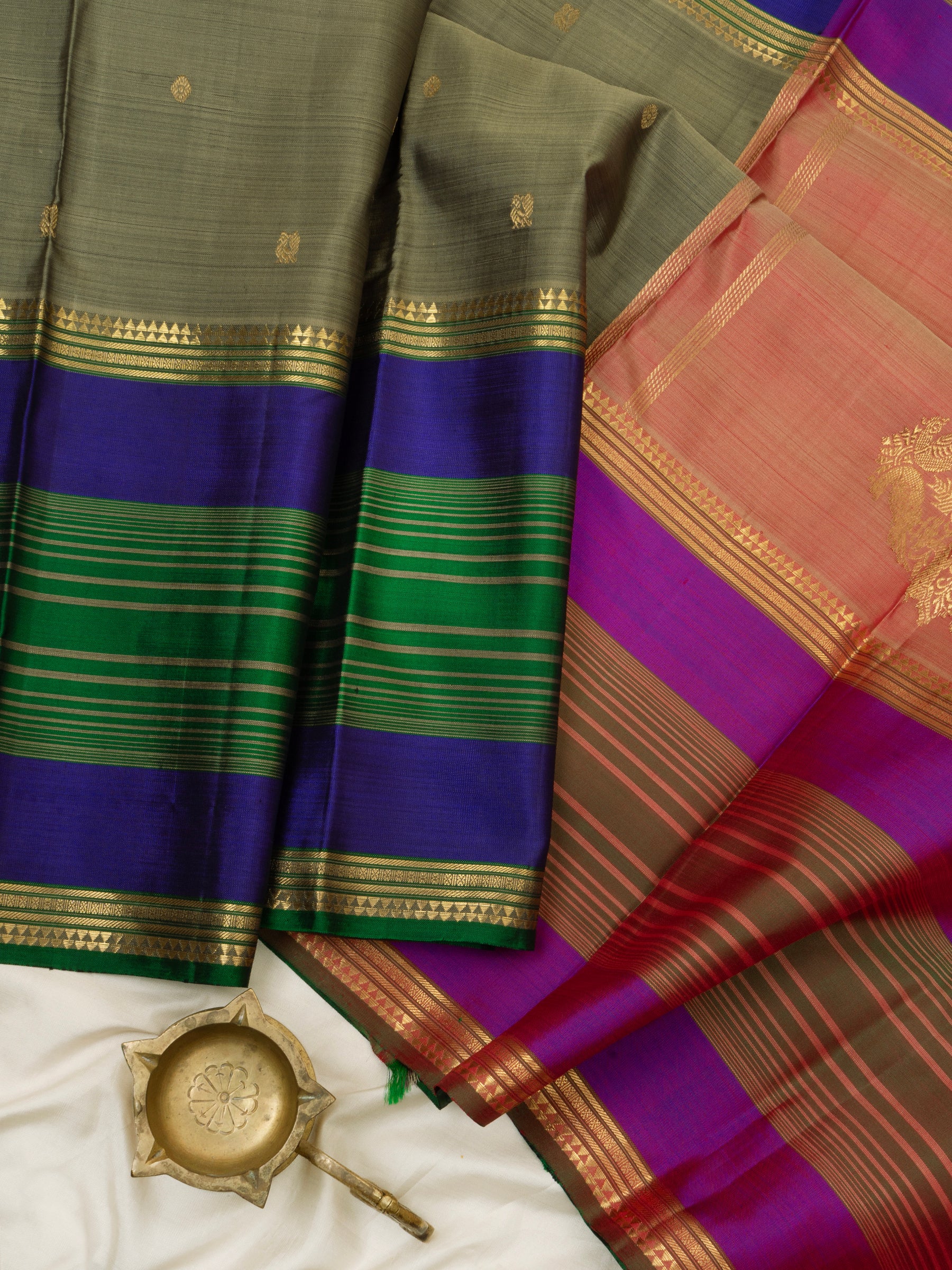 Grey aduku punai pet border / Kanjipuram silk Saree CLSA2226