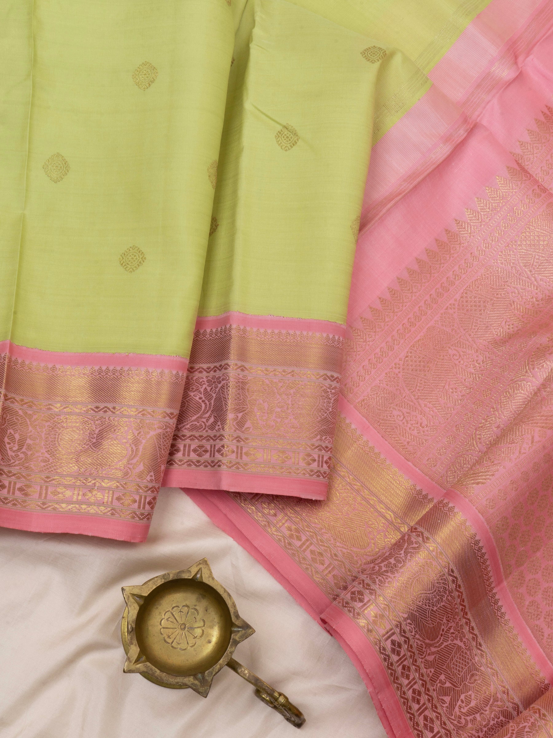 Pista green and pink / Kanjipuram silk Saree CLSA244