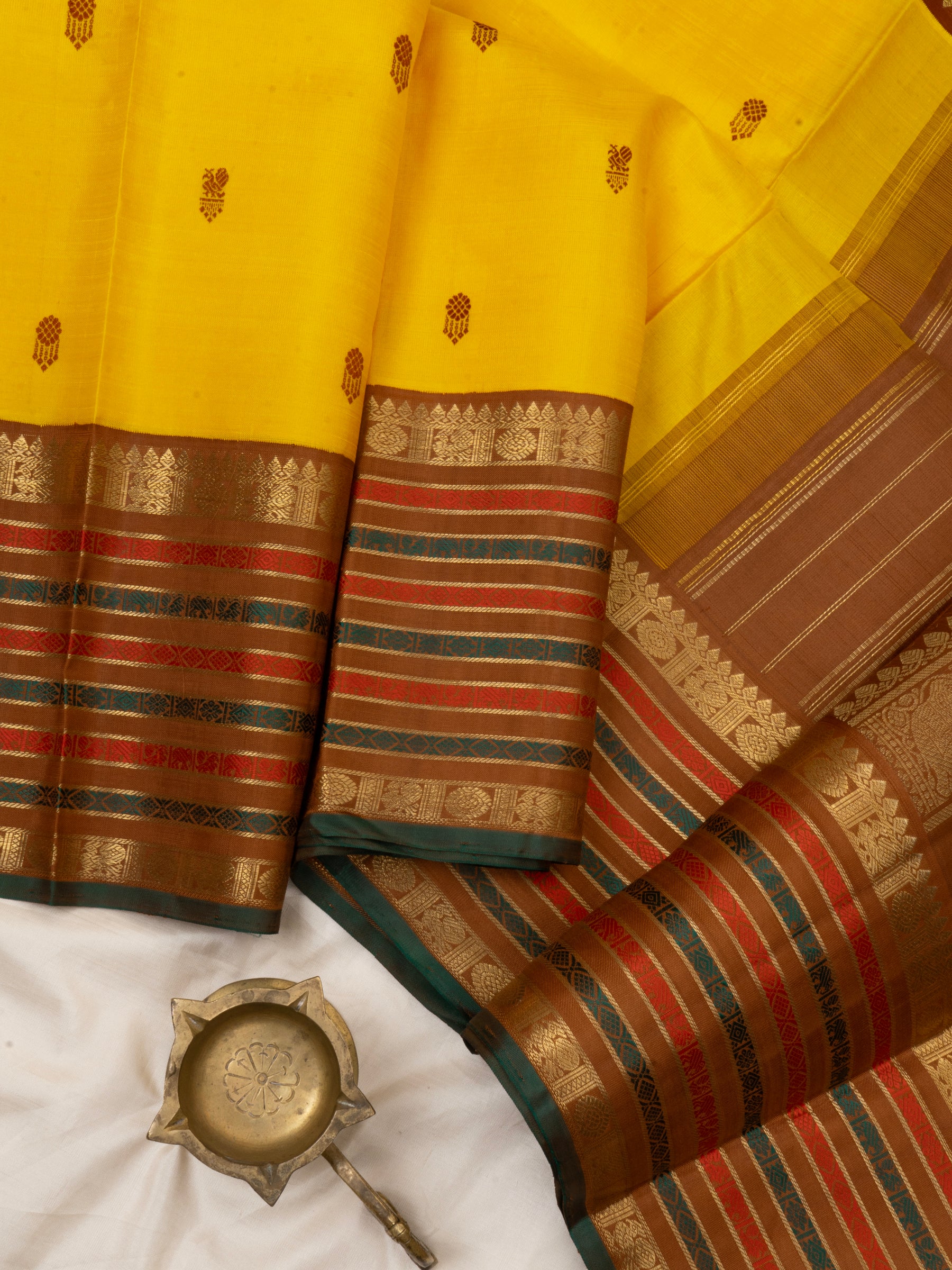 Mustard yellow varisapet border/ Kanjipuram silk Saree CLSA2474