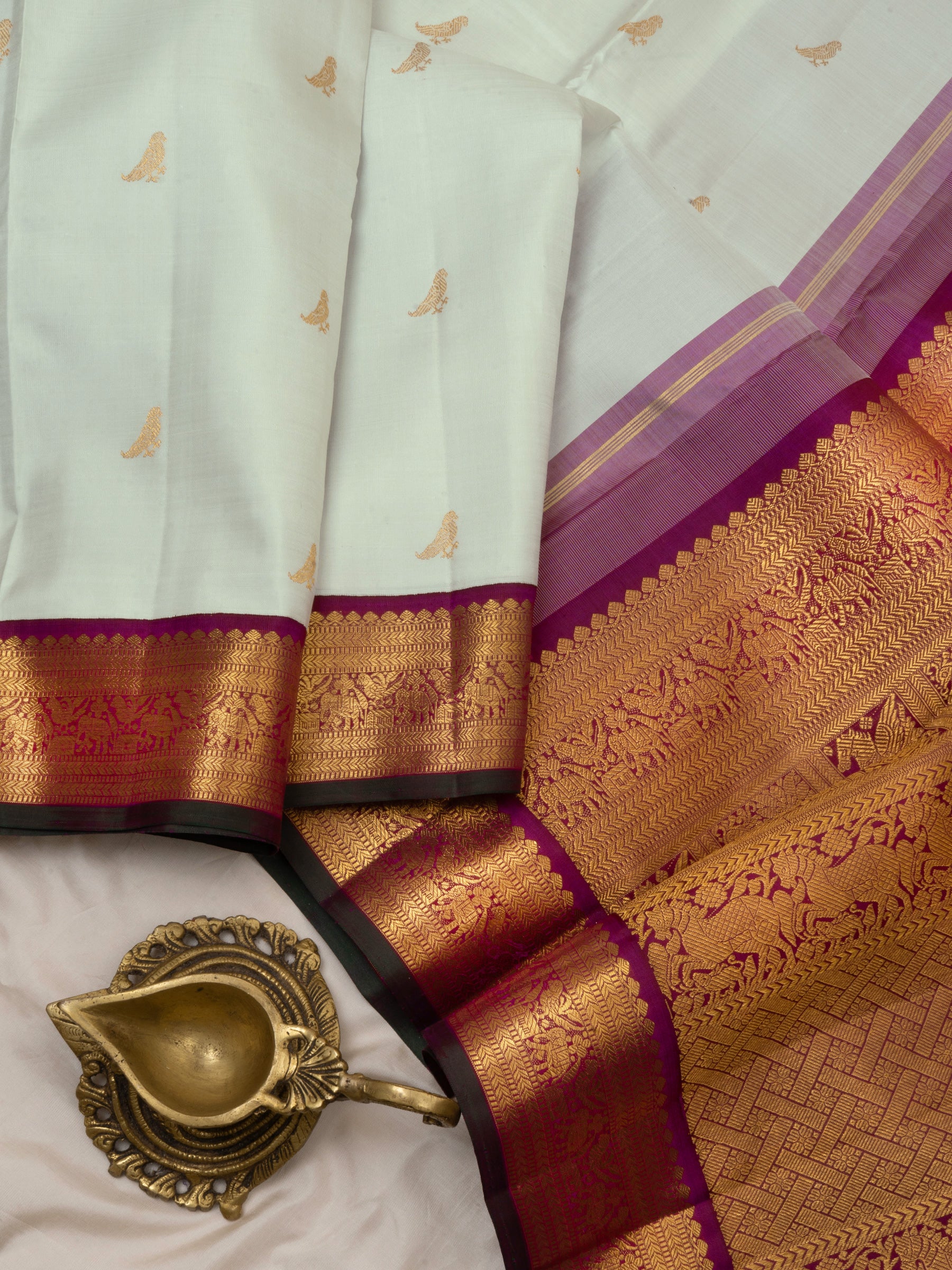 Offwhite and araku killi butta kai korvai/ Kanjipuram Silk Saree CLSA4848
