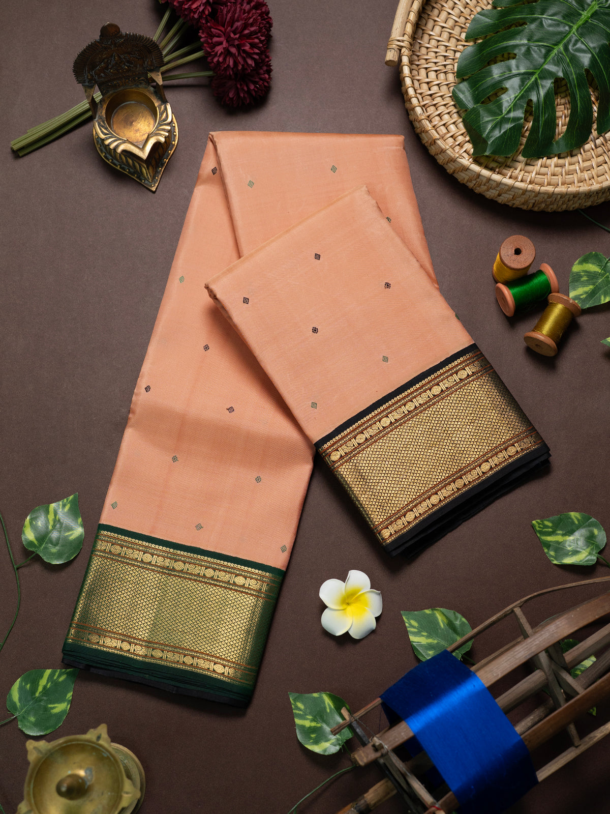 Lite kanakabaram pink ganga jamuna border kai korvai / Kanjipuram Silk Saree CLSA9991