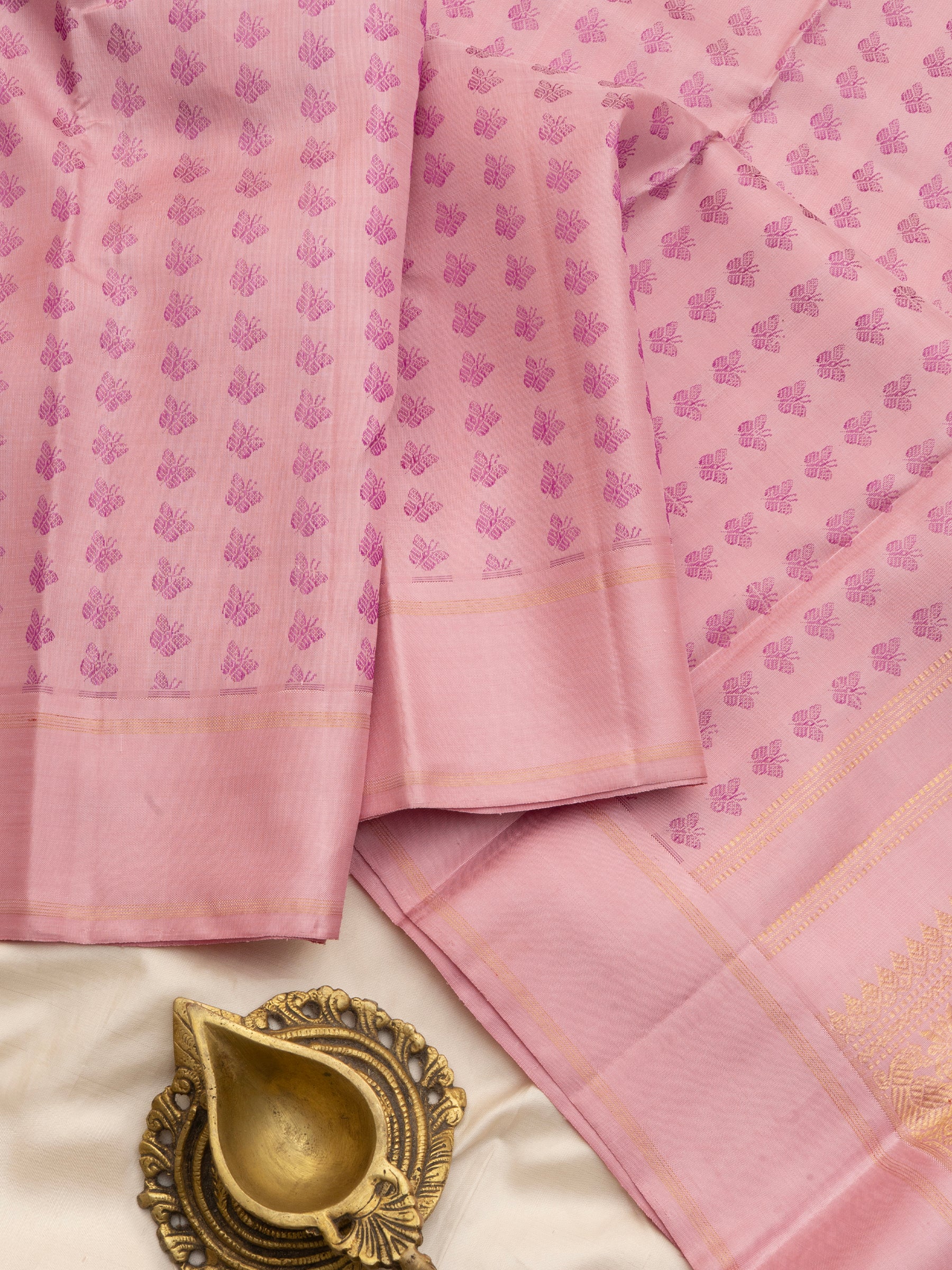 Baby pink ( no blouse ) Thread work Kanjipuram Silk Saree CLSA5386