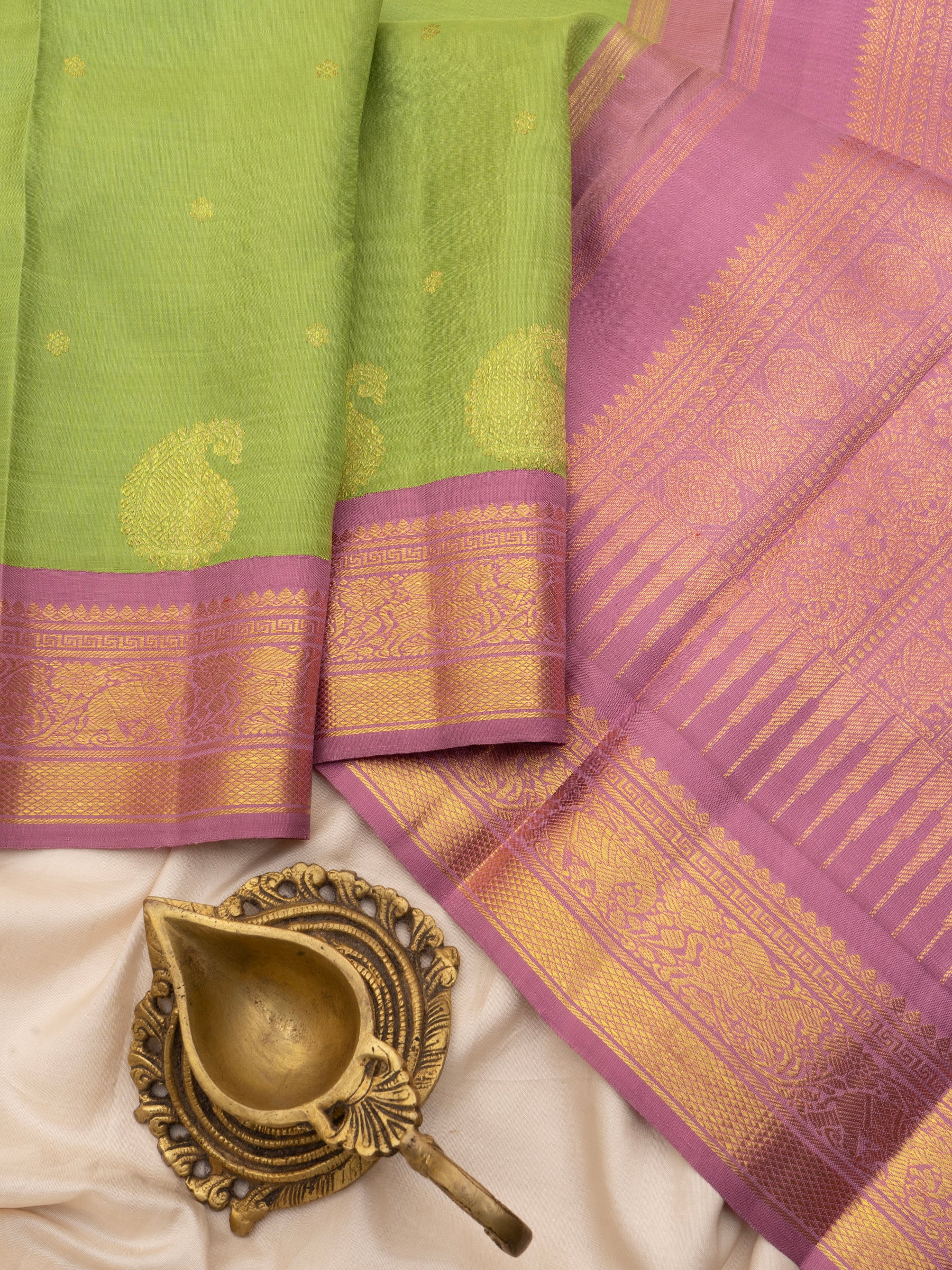 Parrot green and pastel pink bettu butta kai korvai / Kanjipuram silk Saree CLSA5492