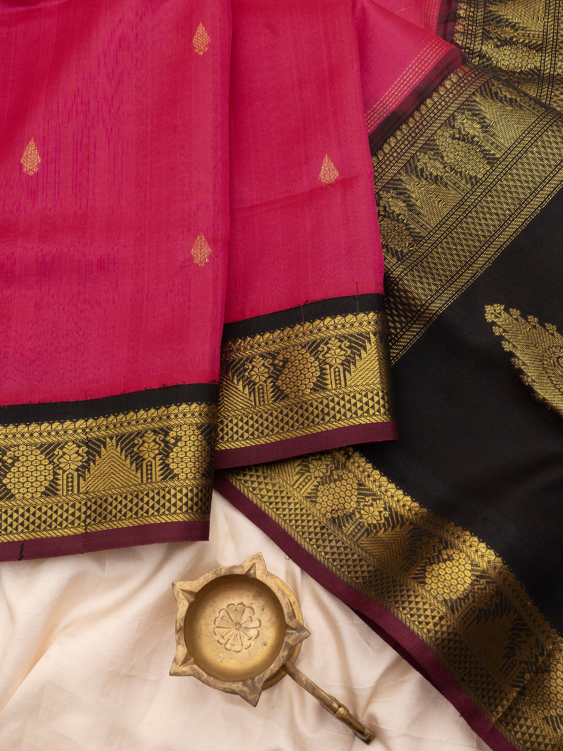 Pink and black / Silk Cotton Saree CLSA5926