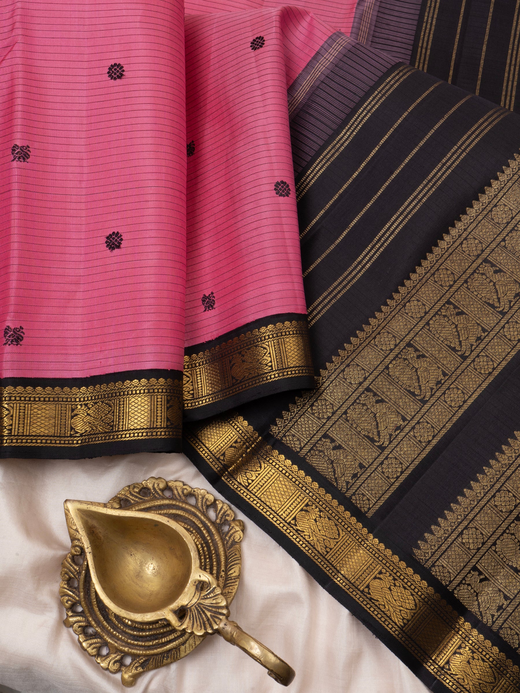 Pink and black kai korvai small border/ Kanjipuram silk Saree CLSA6107