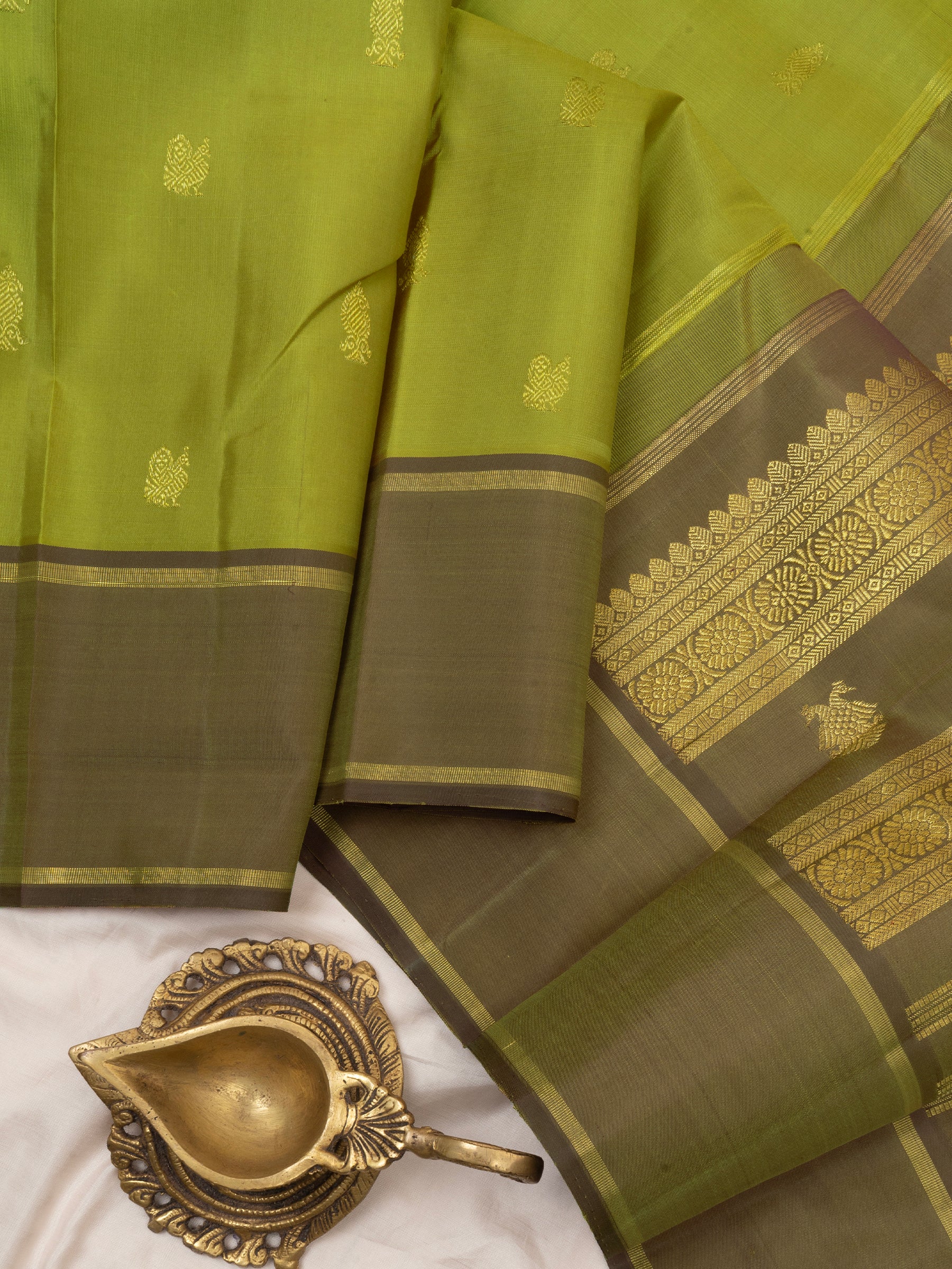 Green rettapet border/Kanjivaram Silk Saree CLSA6362