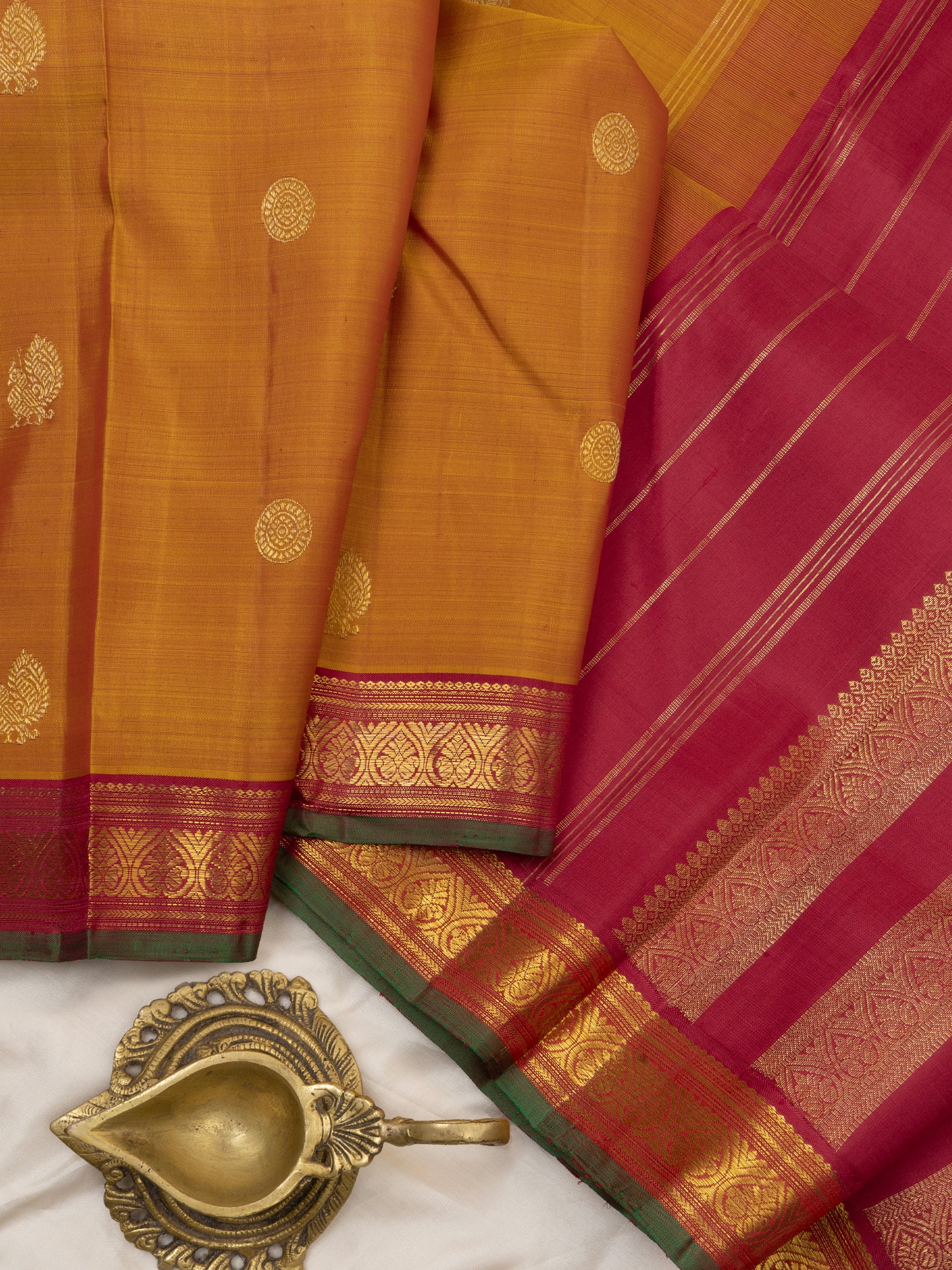 Simha and red small border/ Kanjivaram Silk Saree CLSA6368