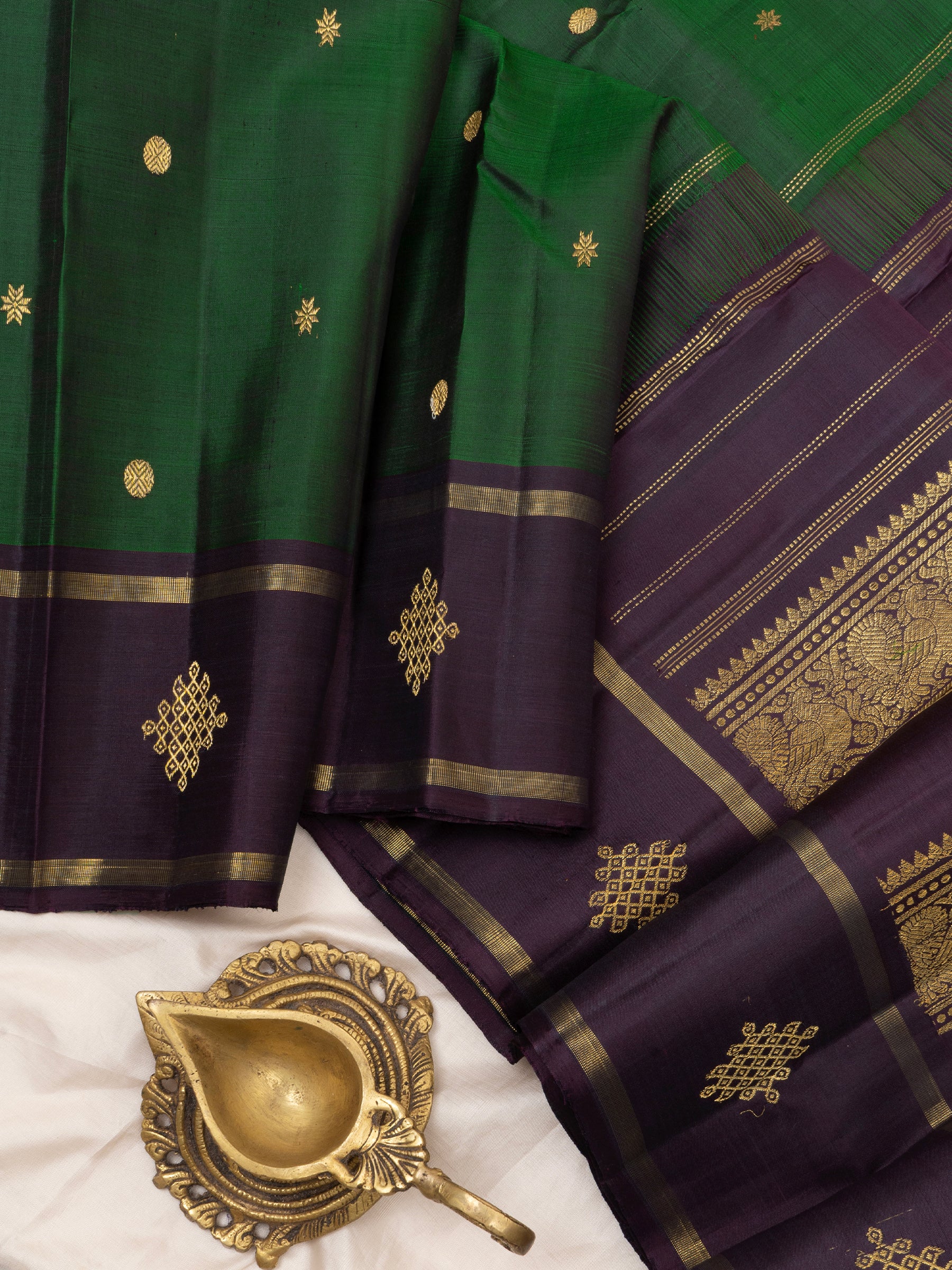 Dark green Kolam border / Kanjipuram Saree CLSA6509