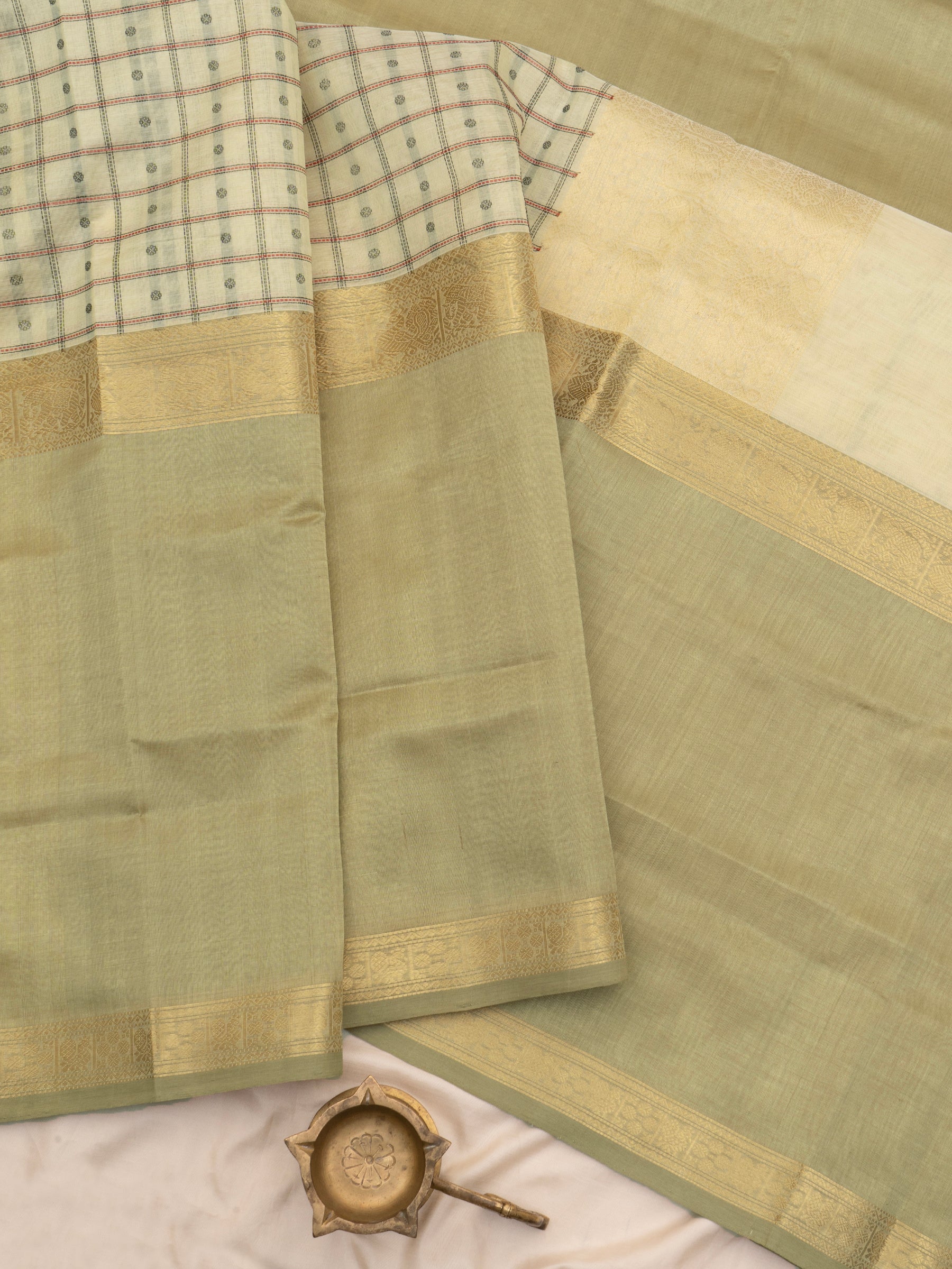 Creme lakshambutta long border/ Silk Cotton Saree CLSA7271