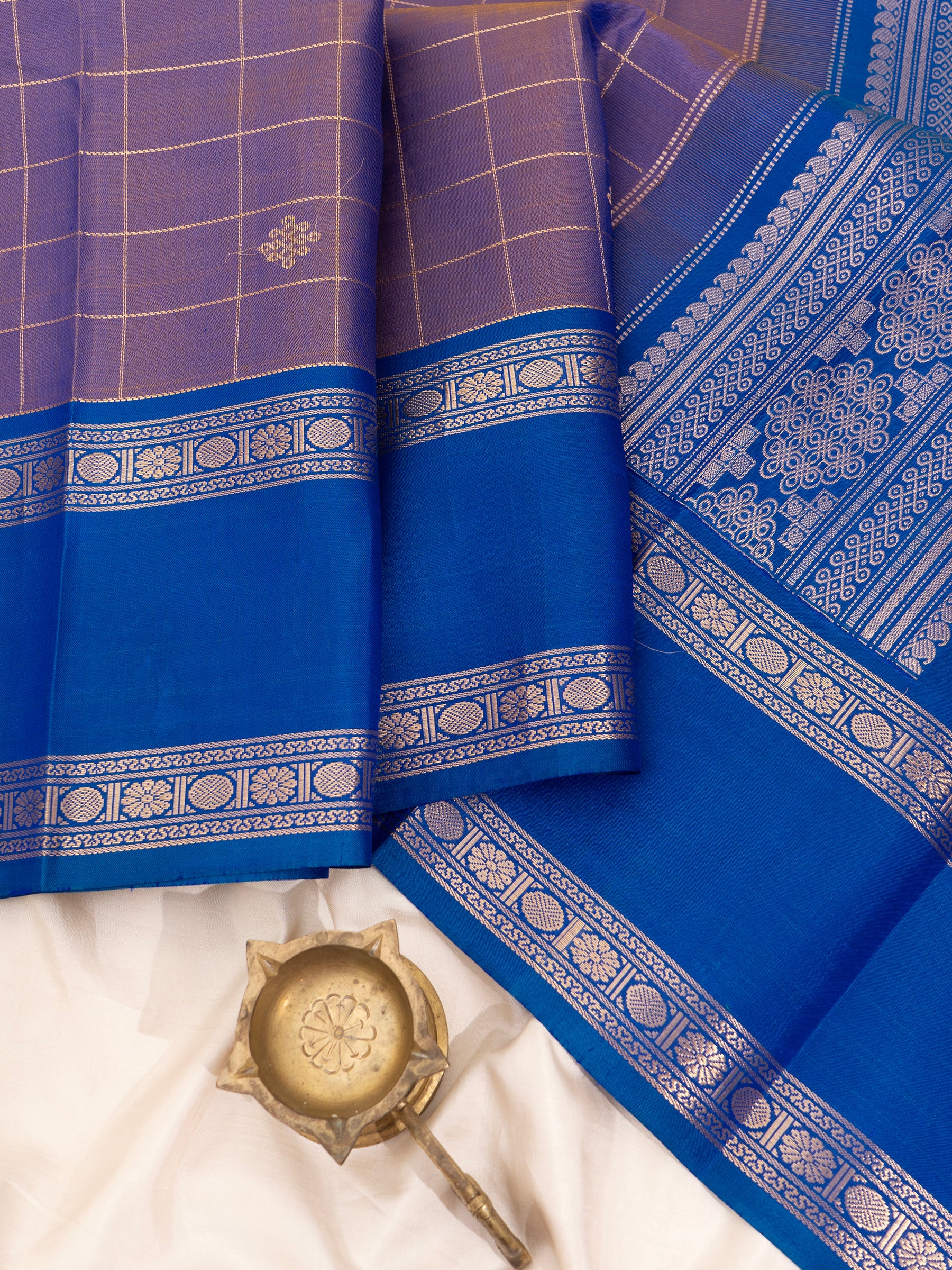 Lavender shot blue kolam butta and unique pallu /Special Edition Silk CLSA8356