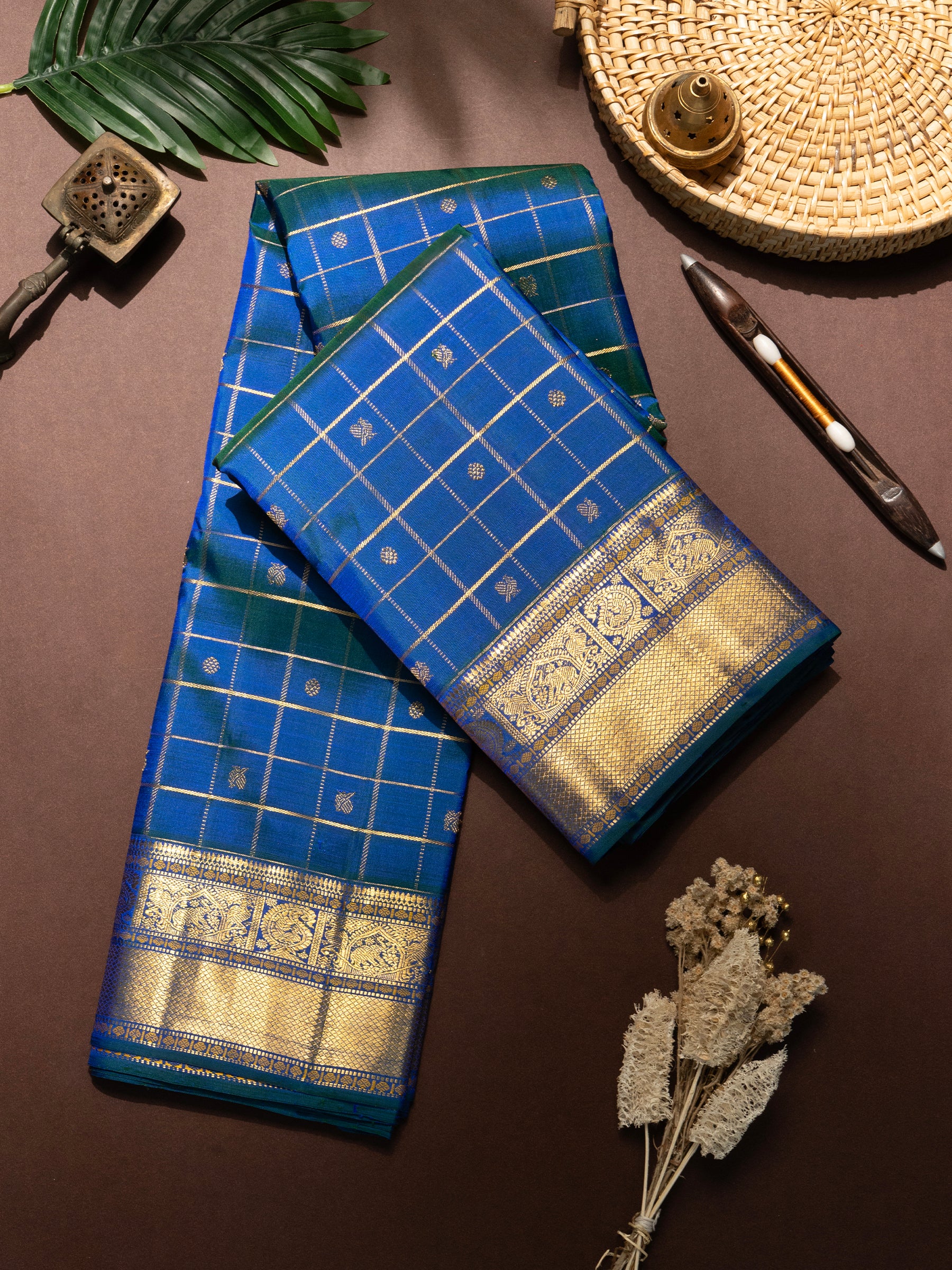 Mayilkazhuthu Zari Kattam / Kanjivaram Saree CLSA8437
