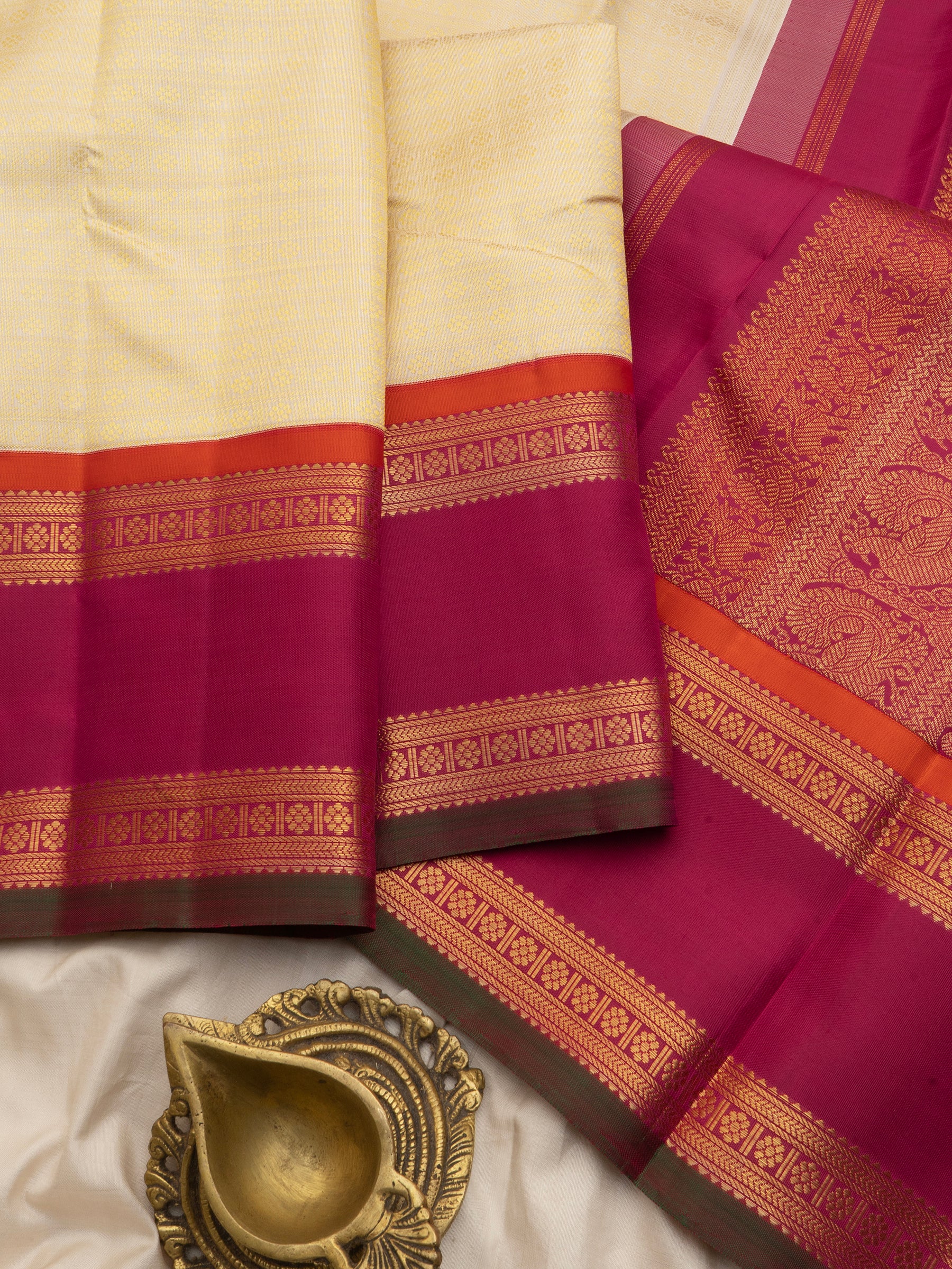 Off white Laksham Butta Korvai Thread work Kanjipuram Silk Saree CLSA8730