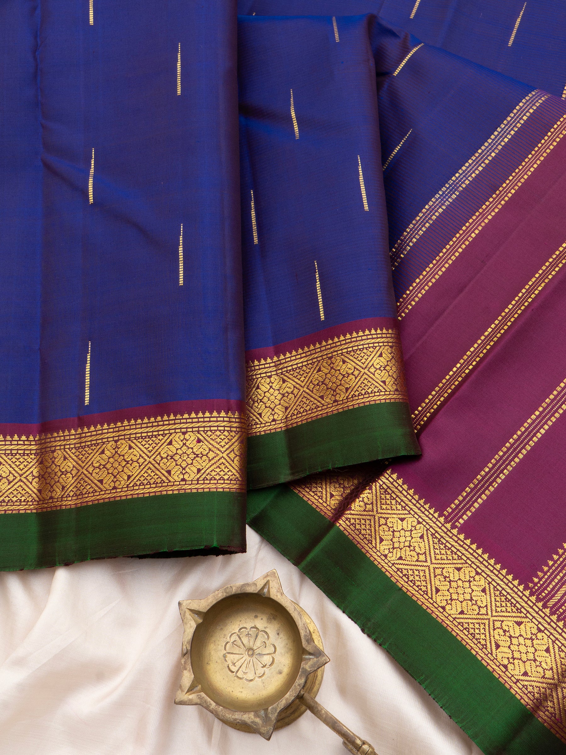 Royal blue and magenta kaal erangina border/ Arani Silk Saree CLSA9035