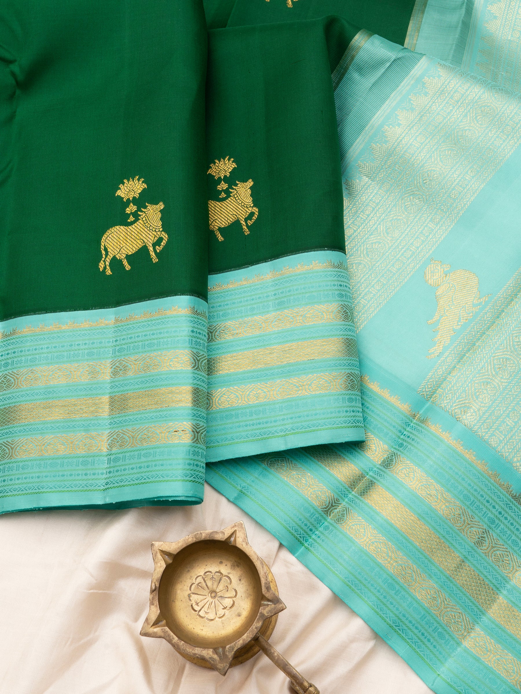 Green and turquoise blue komatha butta / Arani silk CL9088