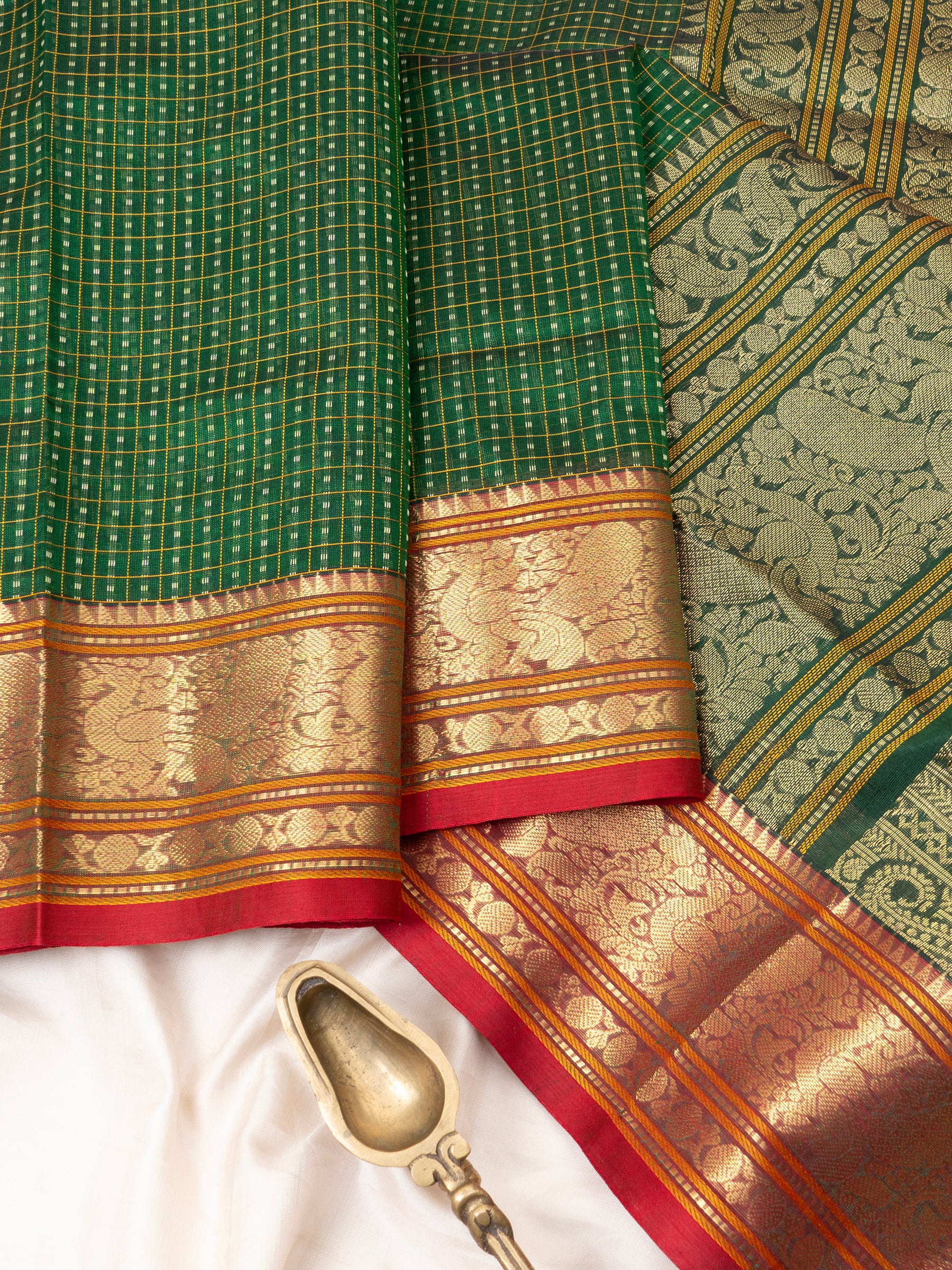 Green lakshambutta/ Silk Cotton Saree CLSA9703