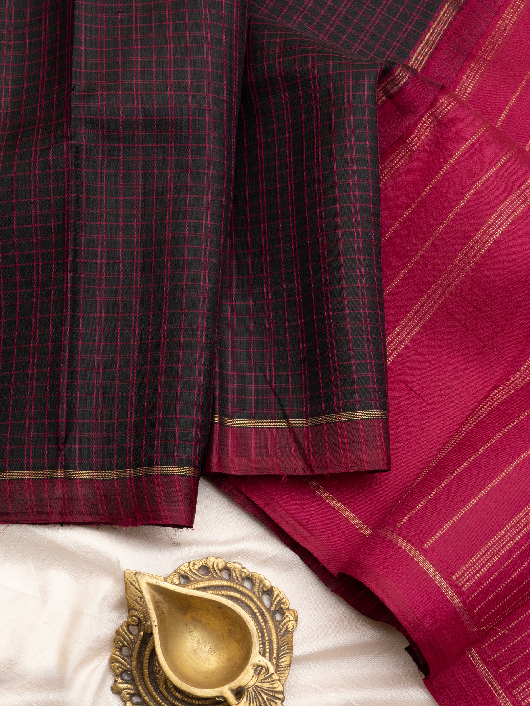 Black kattam small border Araku / Kanjipuram Silk Saree CLSA9806