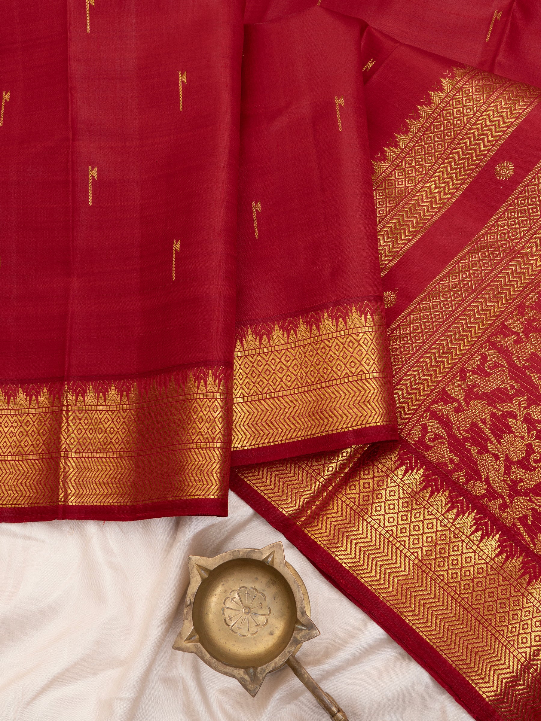 Red vanasingaram pallu / Arani Silk CL9943