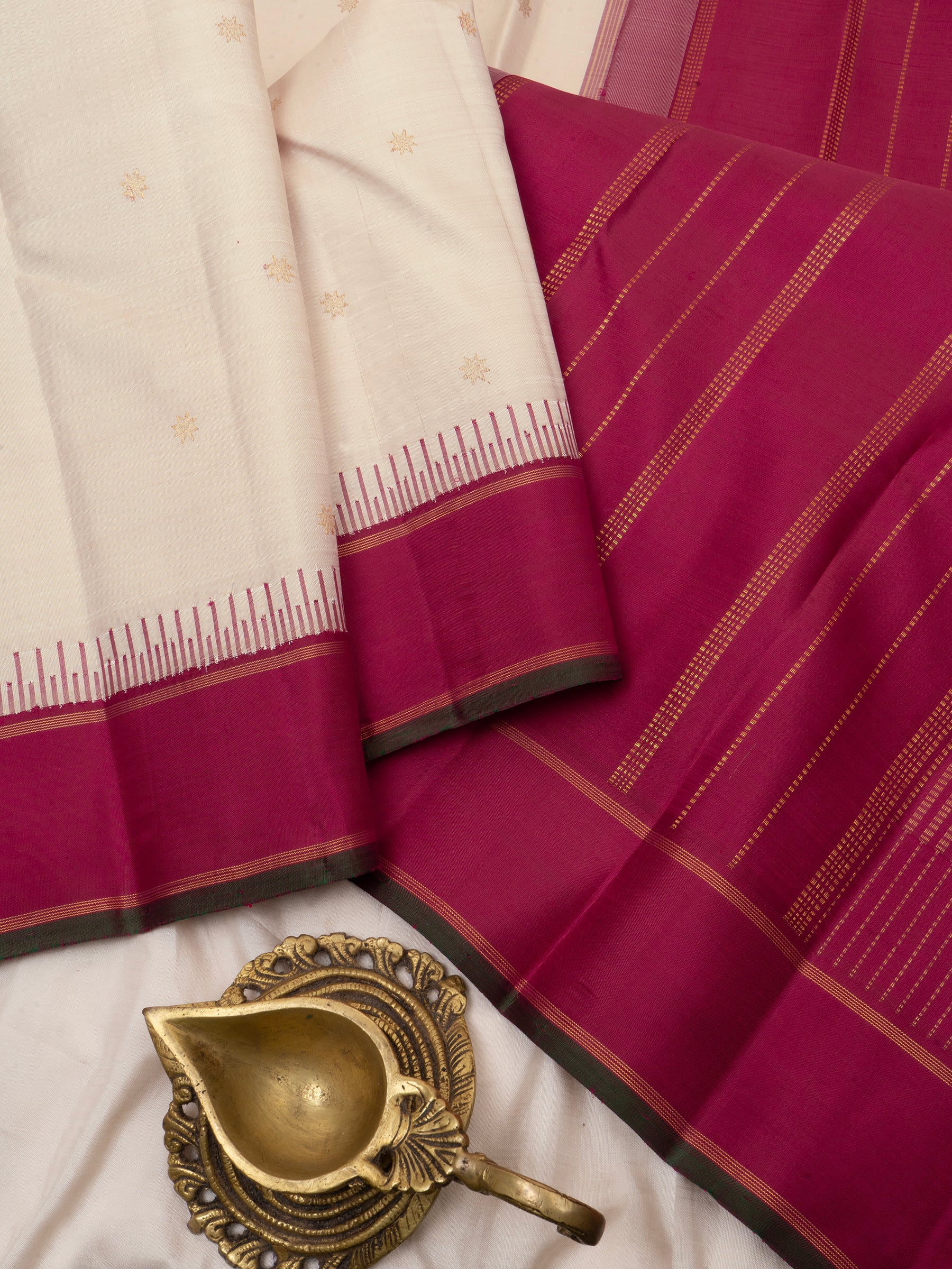 Offwhite and pinkish red kai korvai/ Kanjivaram Silk Saree CLSA6331