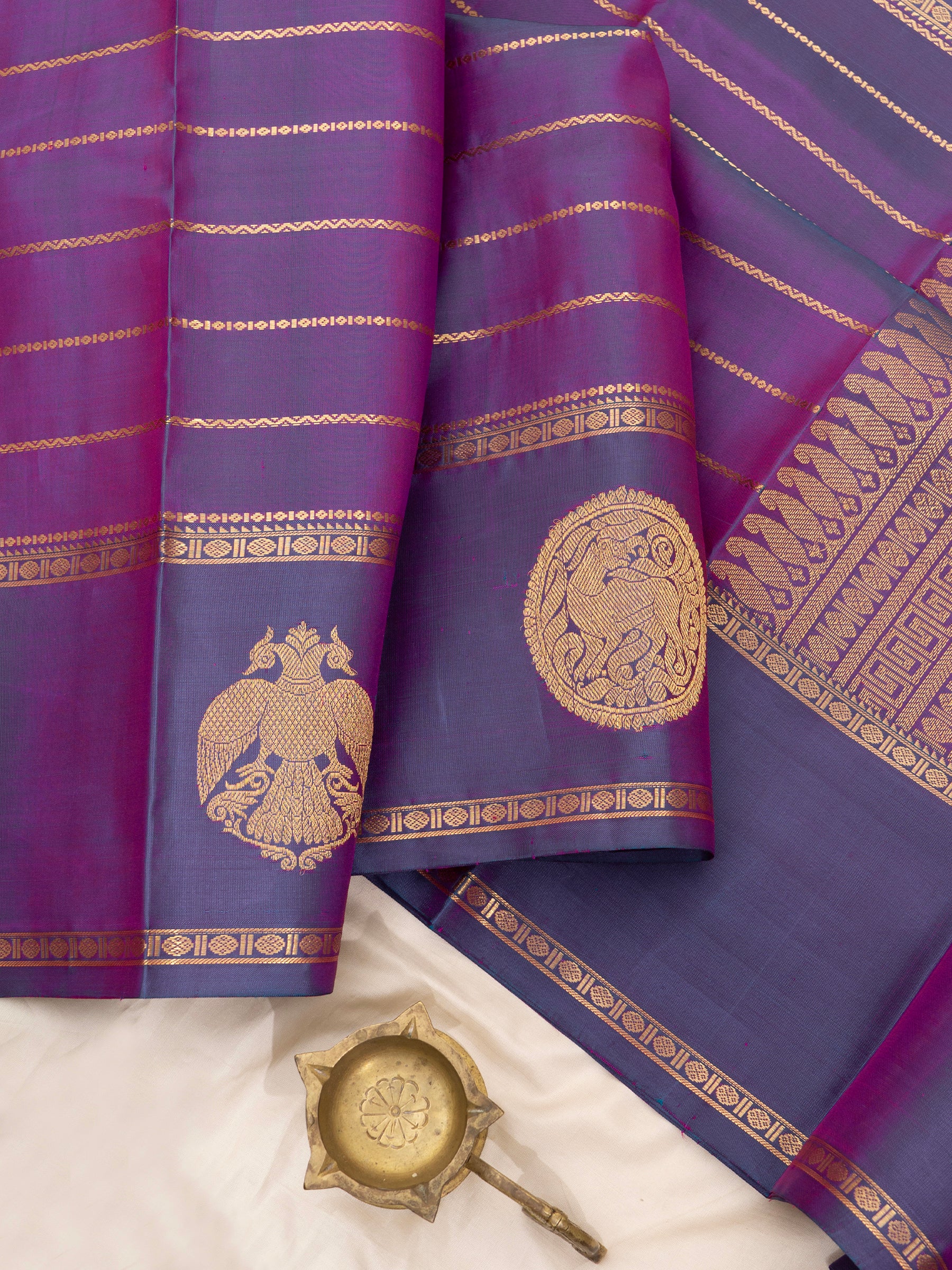 Purple shot lavender veldhari and border butta/ Special Edition Silk CLSA8357