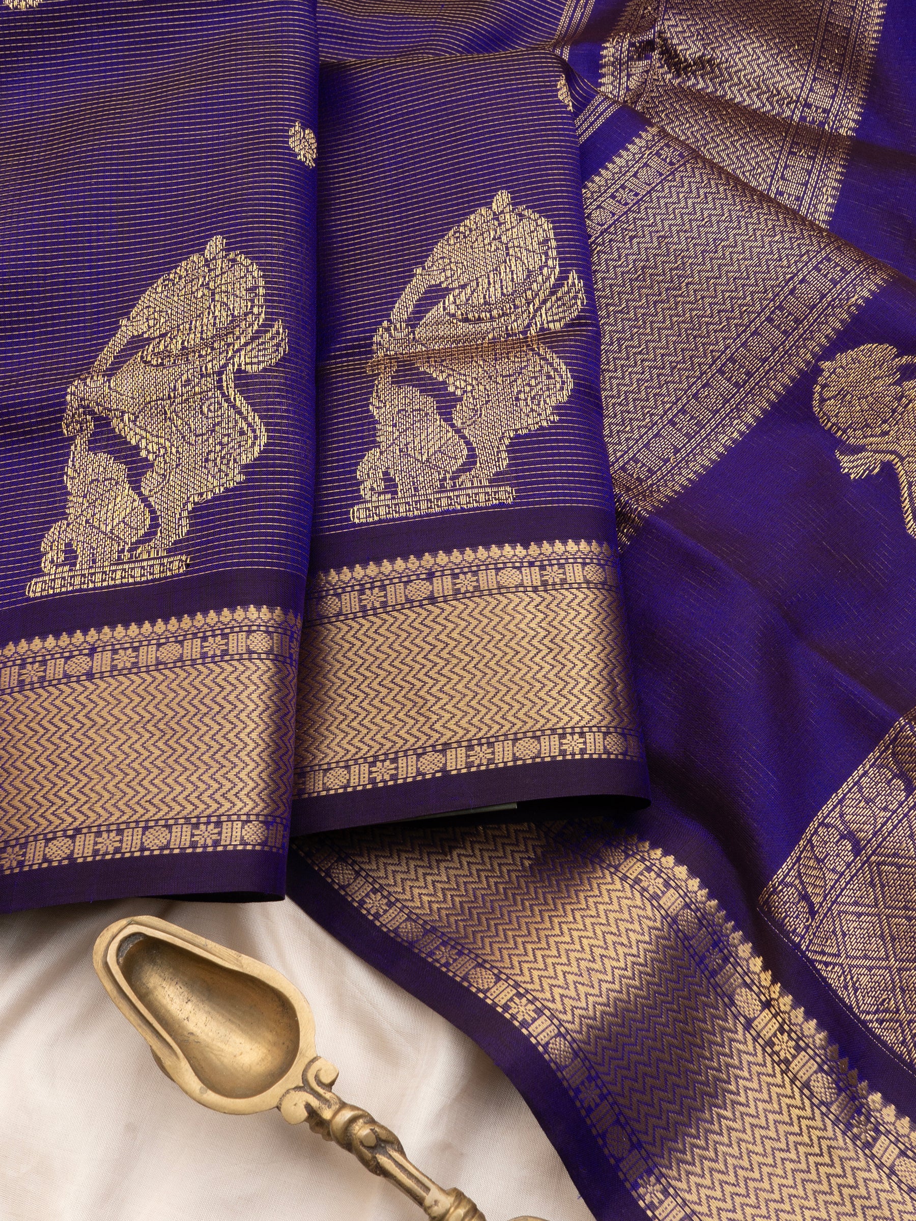 Deep purple yazhi bettu butta/ Premium Silk Cotton Saree CLSA10910