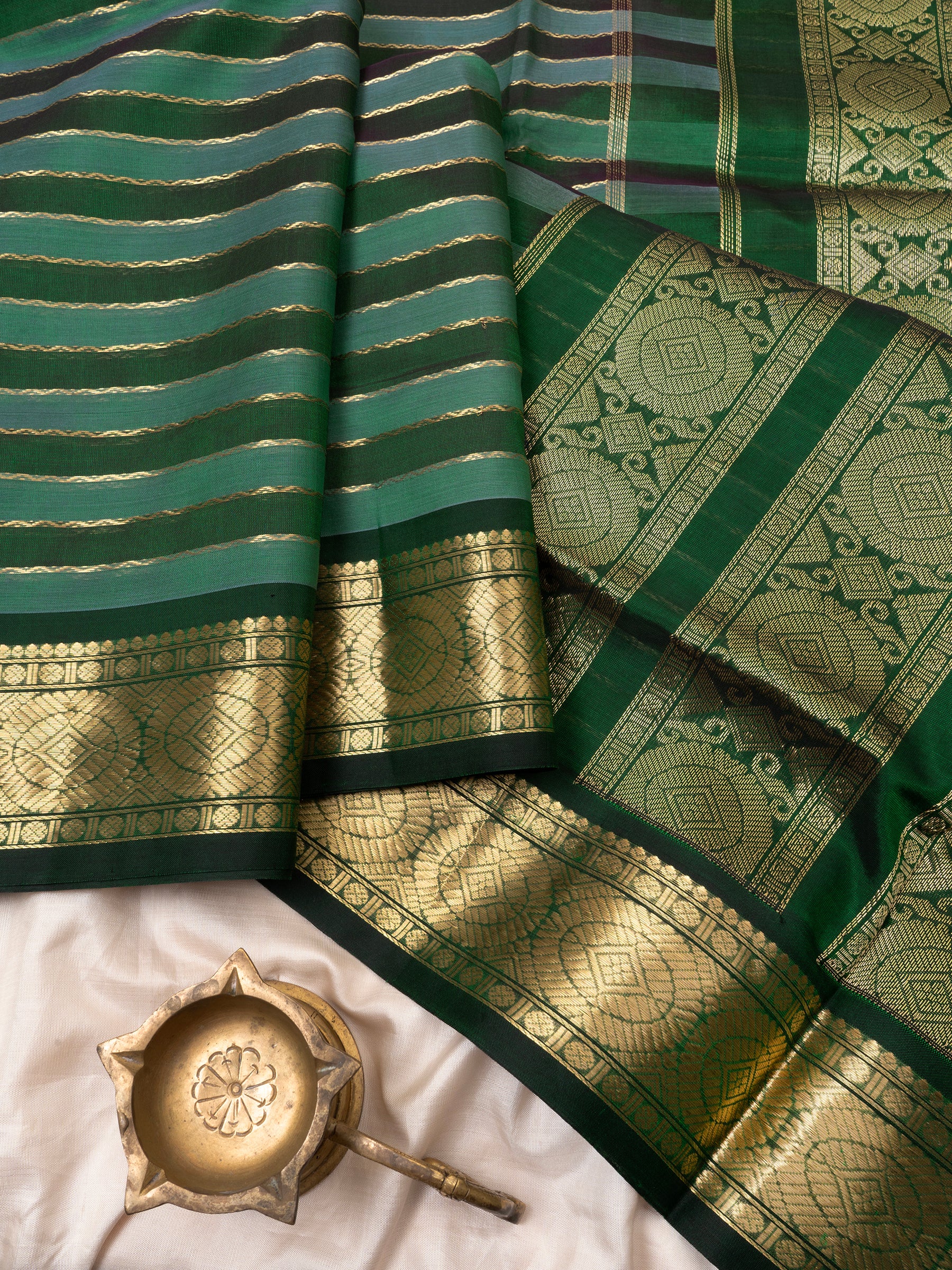 Green vintage veldhari / Silk Cotton Saree CLSA5989
