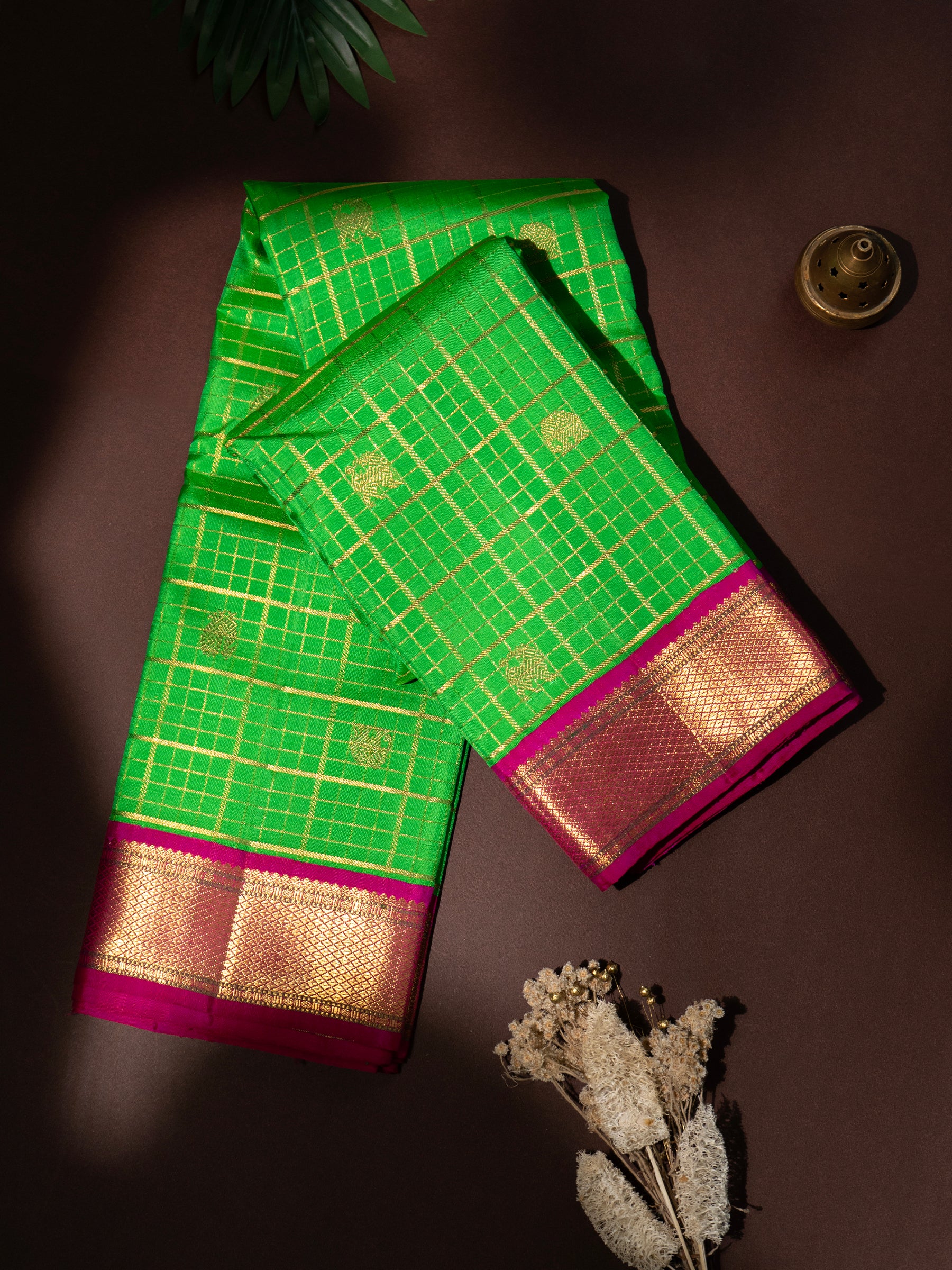 Green and pink zari kattam kai korvai 2gram / Kanjipuram silk Saree CLSA7711