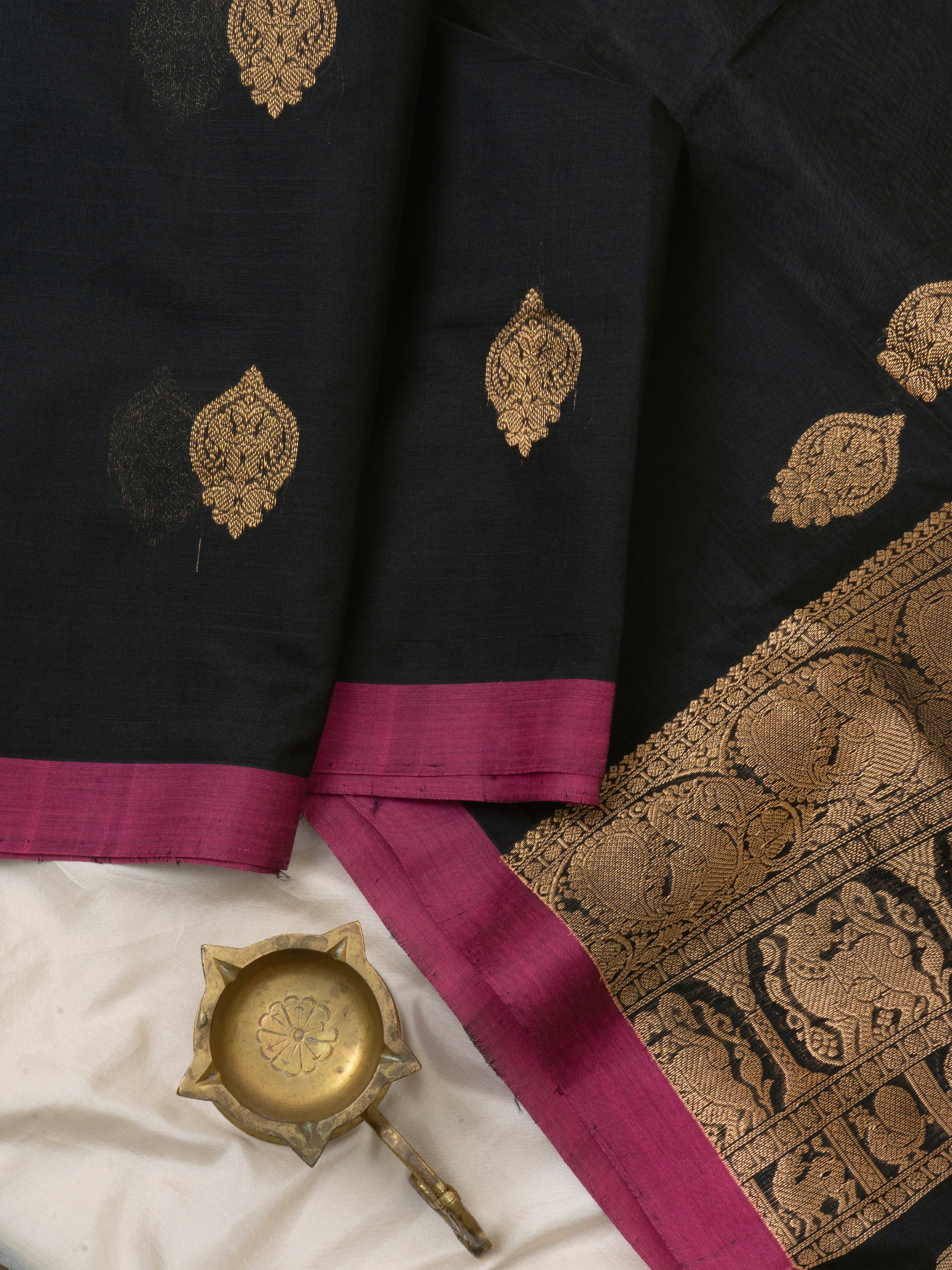 Black jodi kili butta / Silk Cotton Saree CLSA6575