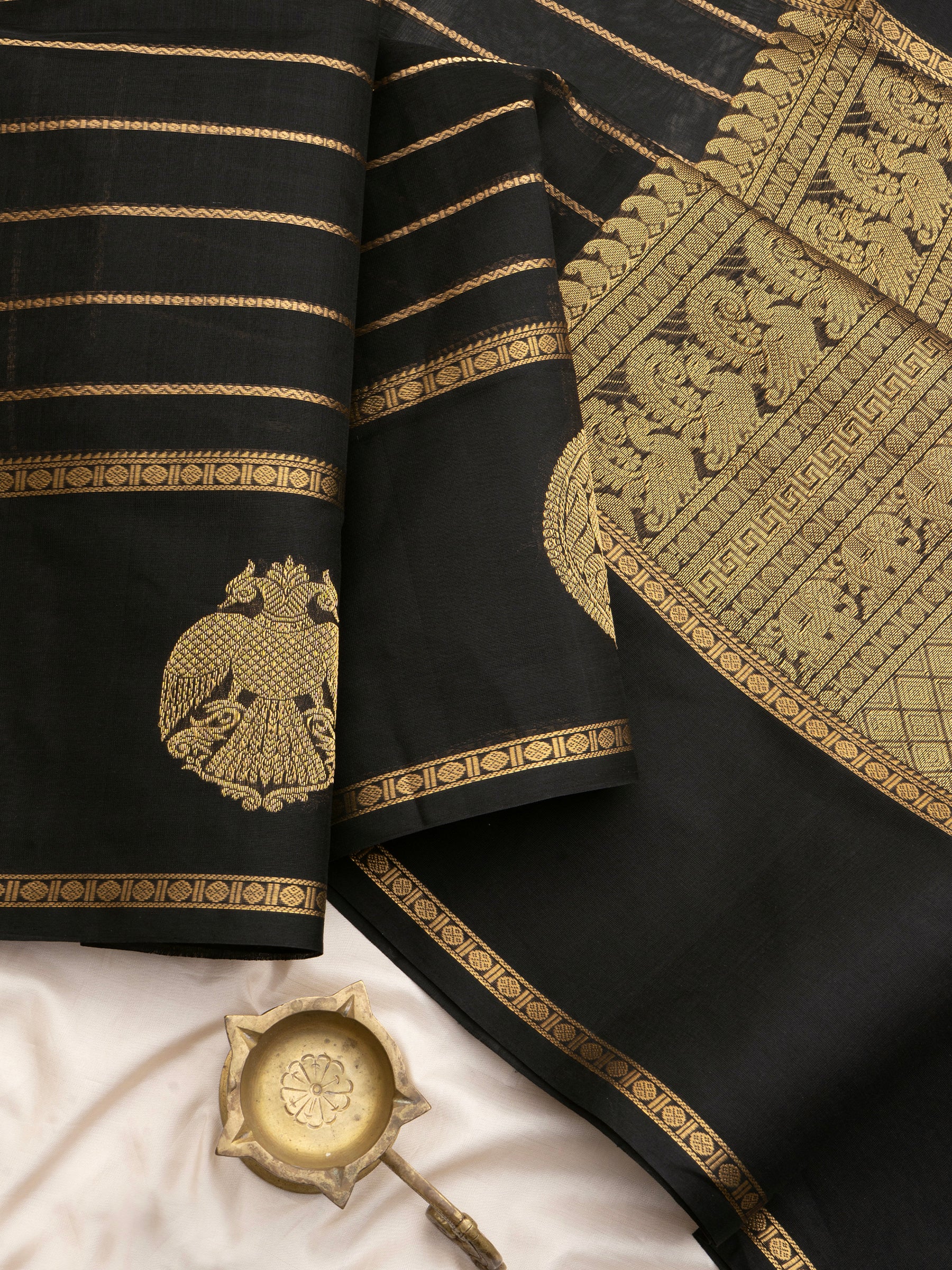 Black veldhari border butta Silk Cotton Saree