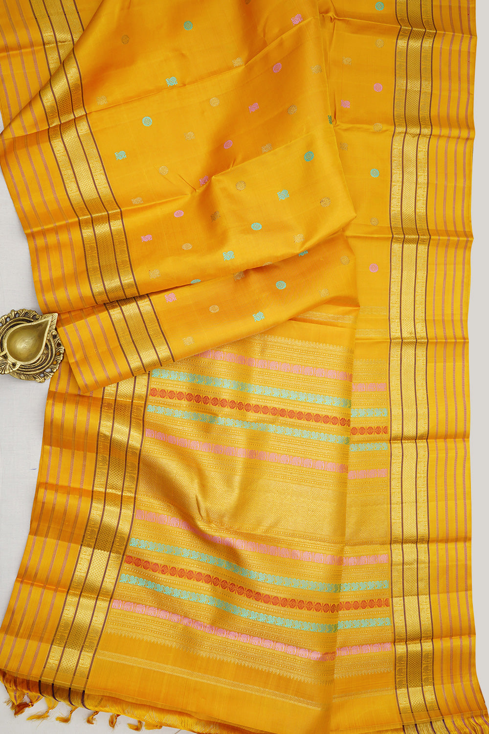 Yellow varisapet border/ kanjipuram silk