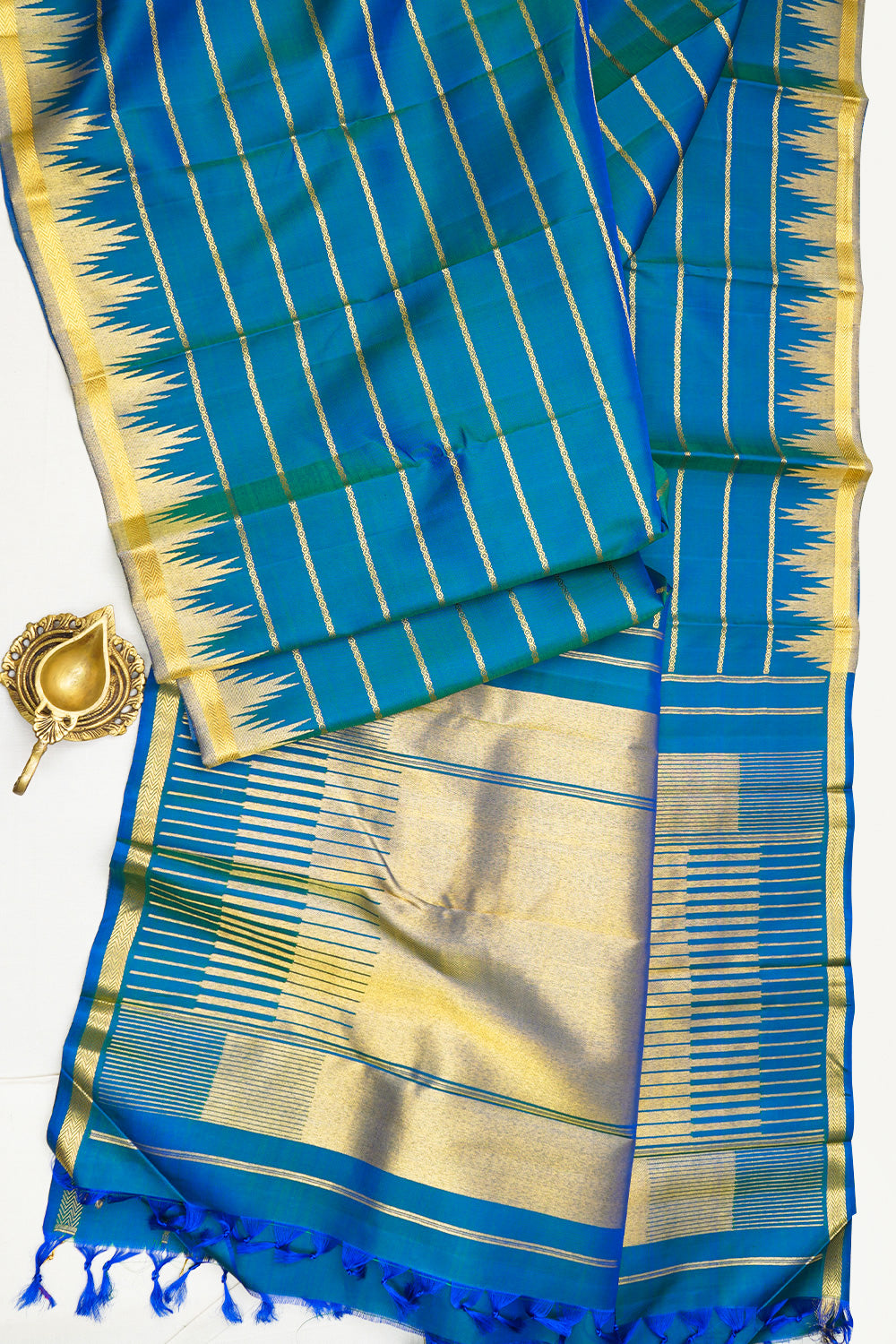 Mayilkazhuthu 8 kol temple and veldhari/ kanjipuram silk