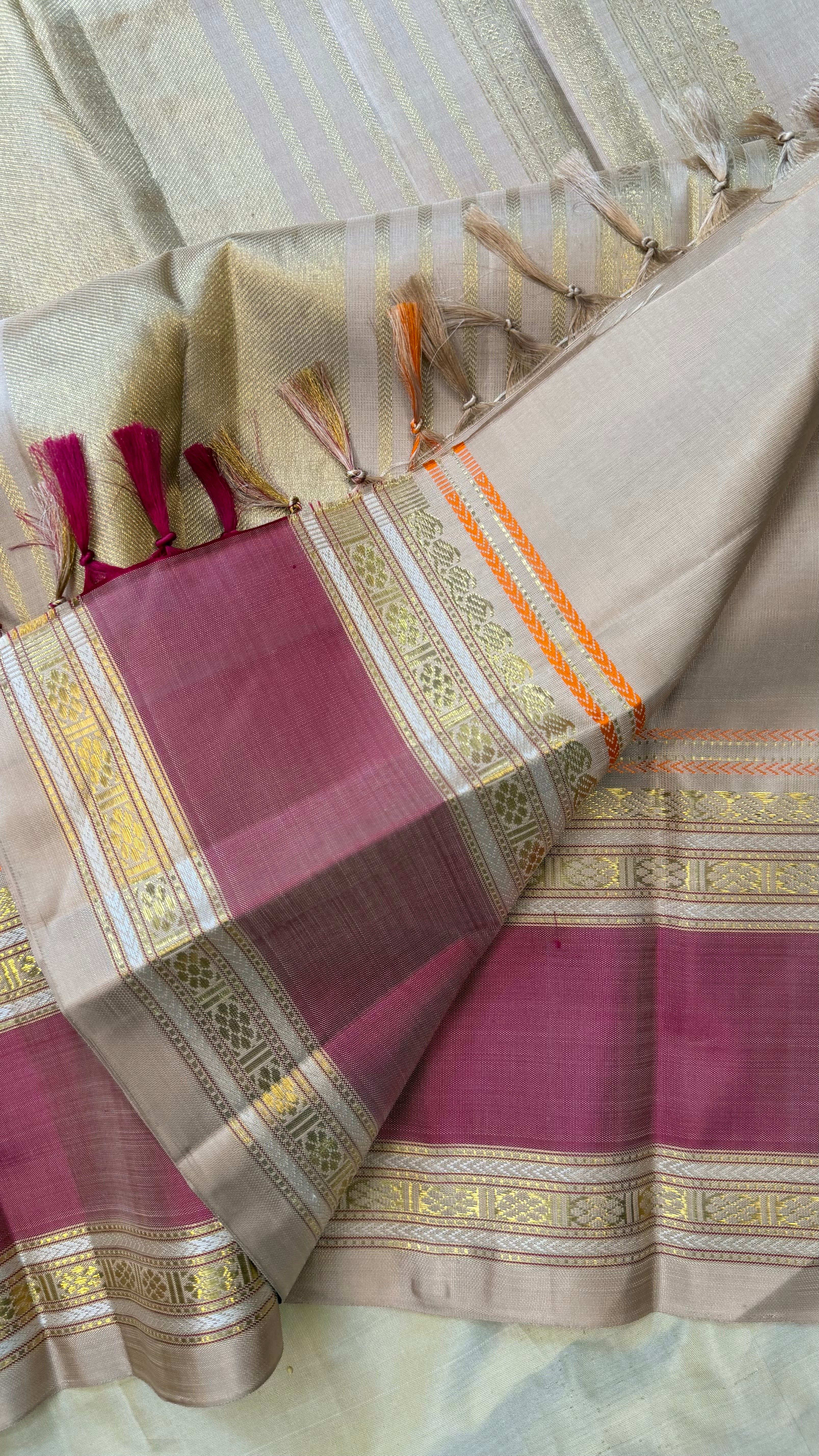 Master weaver - Special veldhari and corner pallu butta / Kanjipuram Silk