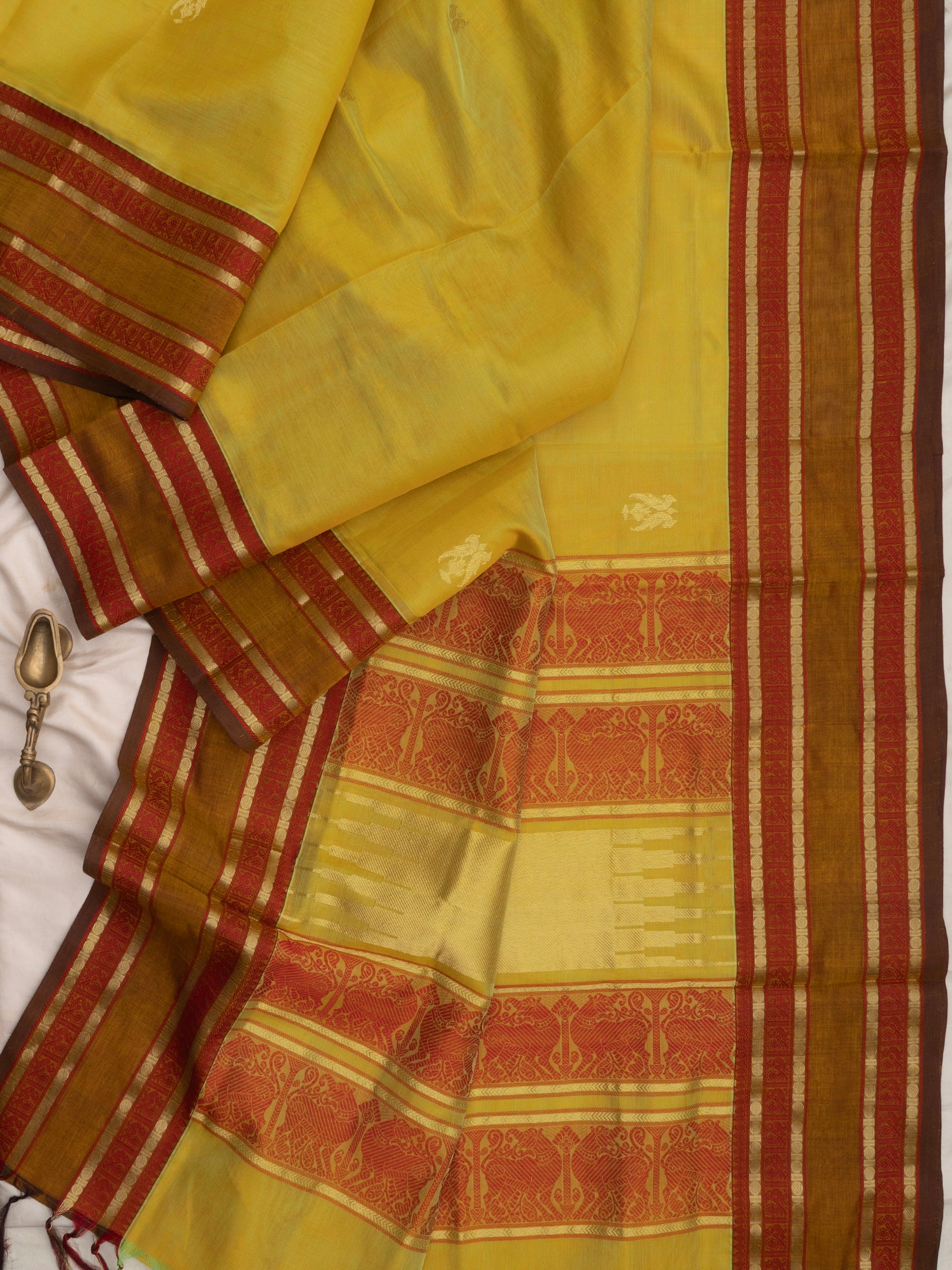Sampanga jodi killi butta / Silk Cotton Saree CLSA10188