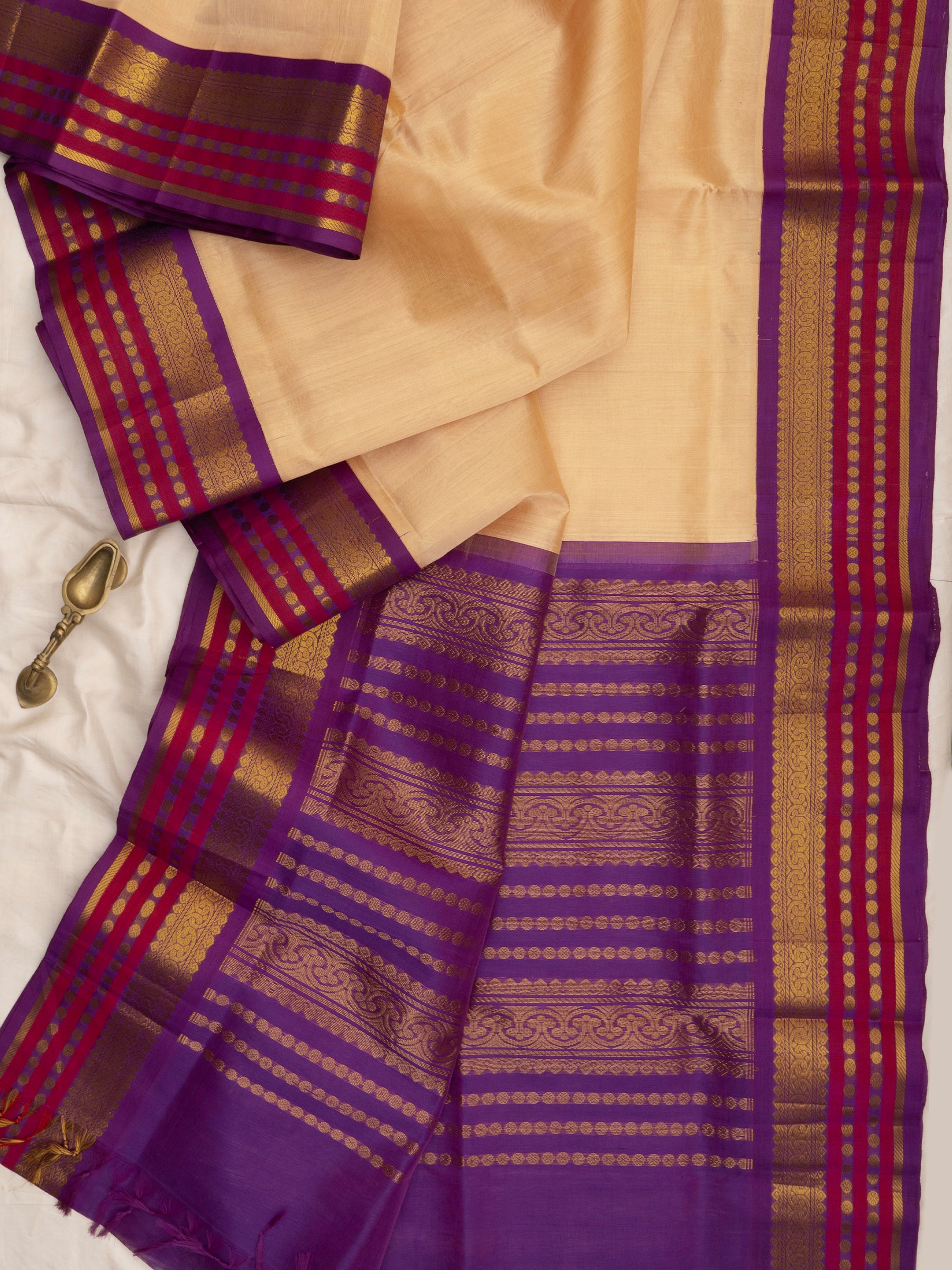 Offwhite and purple varisapet border/Silk Cotton Saree CLSA10422
