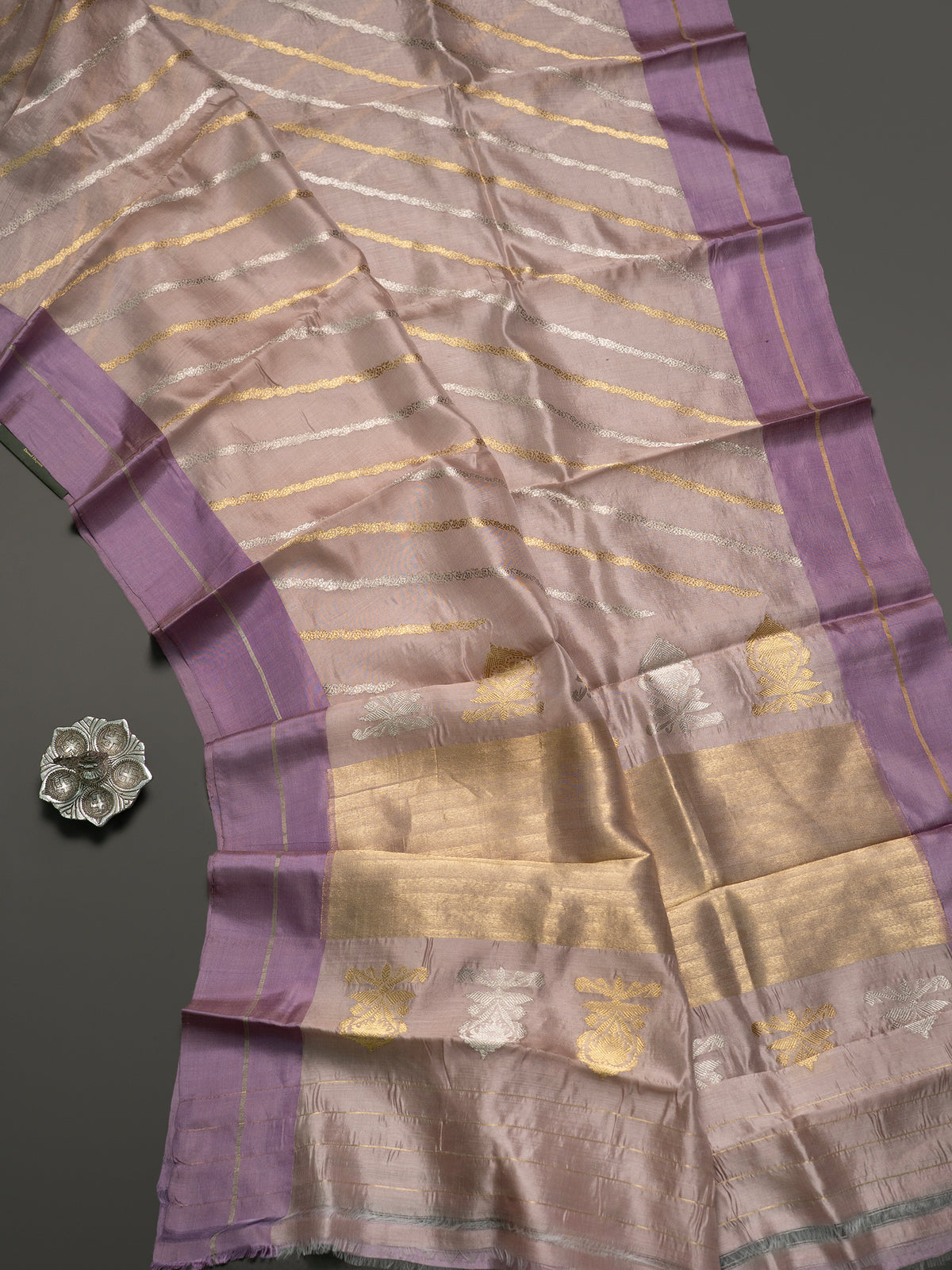 Master piece blush pink and lavender gold & silver lehariya pattern / Chanderi silk Saree CLSA10887
