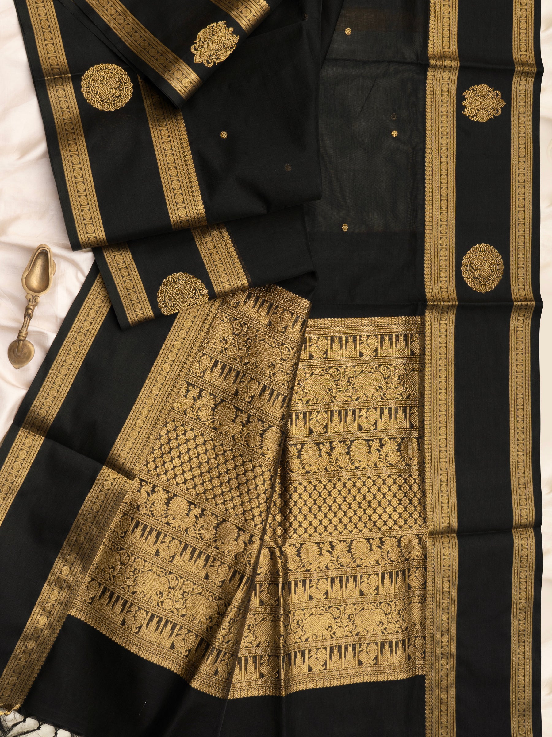 Black rettapet border butta / Silk Cotton Saree CLSA10893